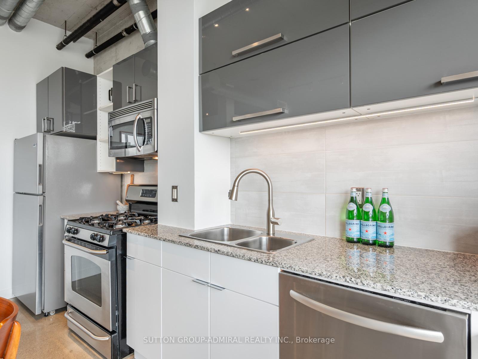 Photo 14 of Unit 307, 369 Sorauren Avenue, Toronto, Roncesvalles — HOMEH