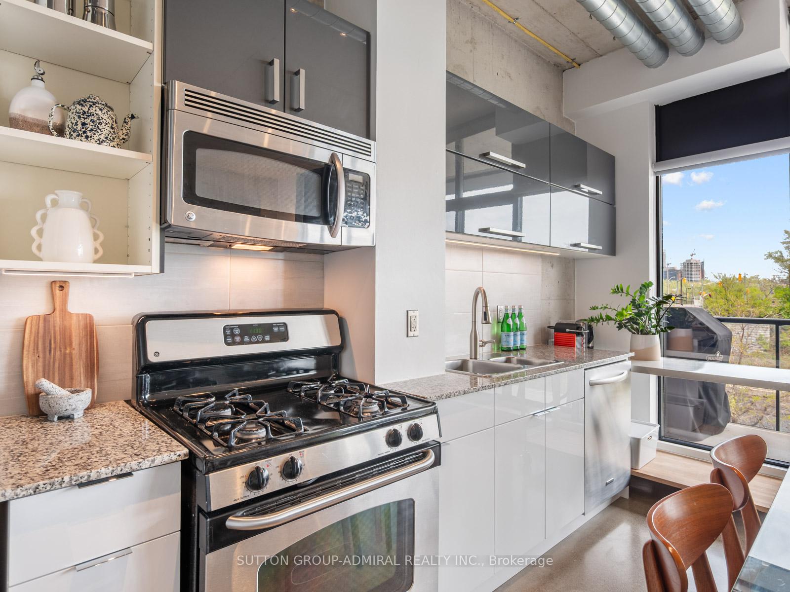 Photo 24 of Unit 307, 369 Sorauren Avenue, Toronto, Roncesvalles — HOMEH