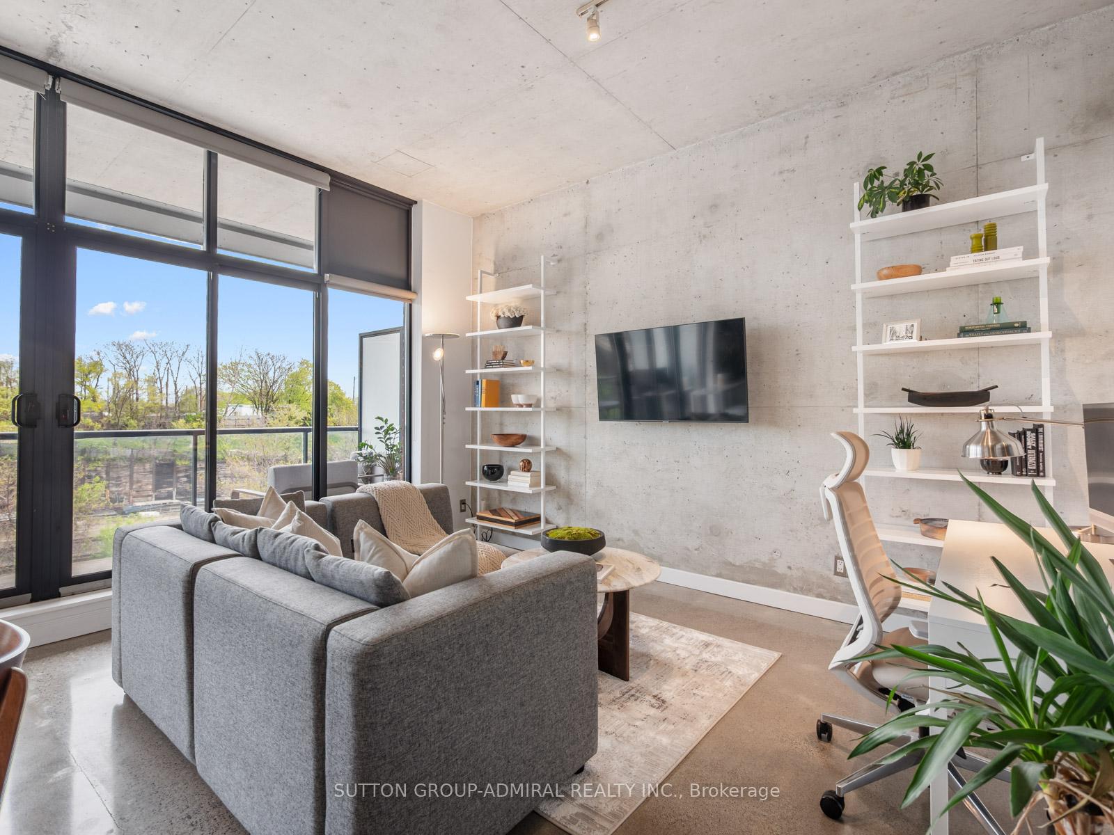 Photo 4 of Unit 307, 369 Sorauren Avenue, Toronto, Roncesvalles — HOMEH