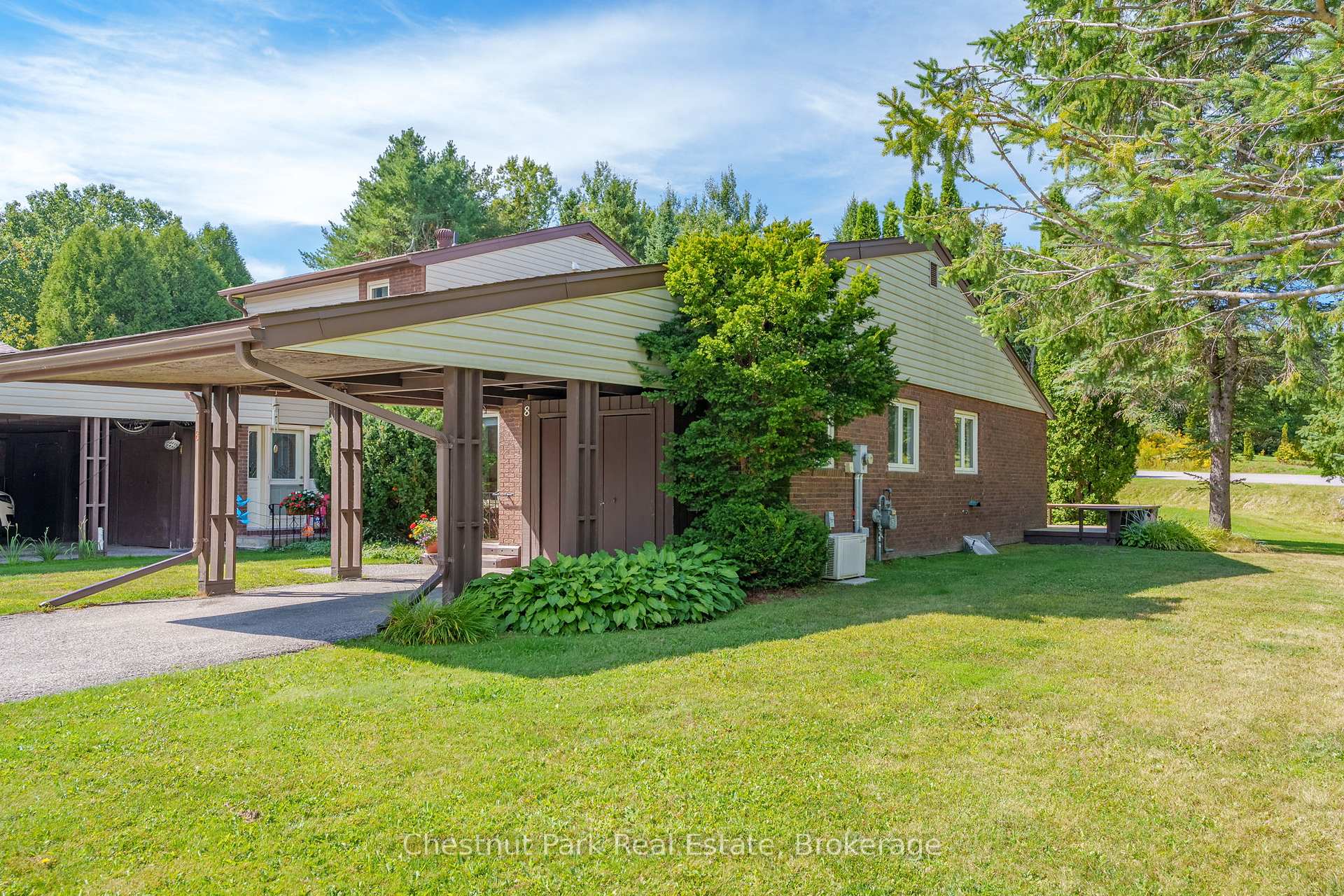 Photo 3 of Unit 8, 15 Golf Course Road, Bracebridge, Macaulay — HOMEH