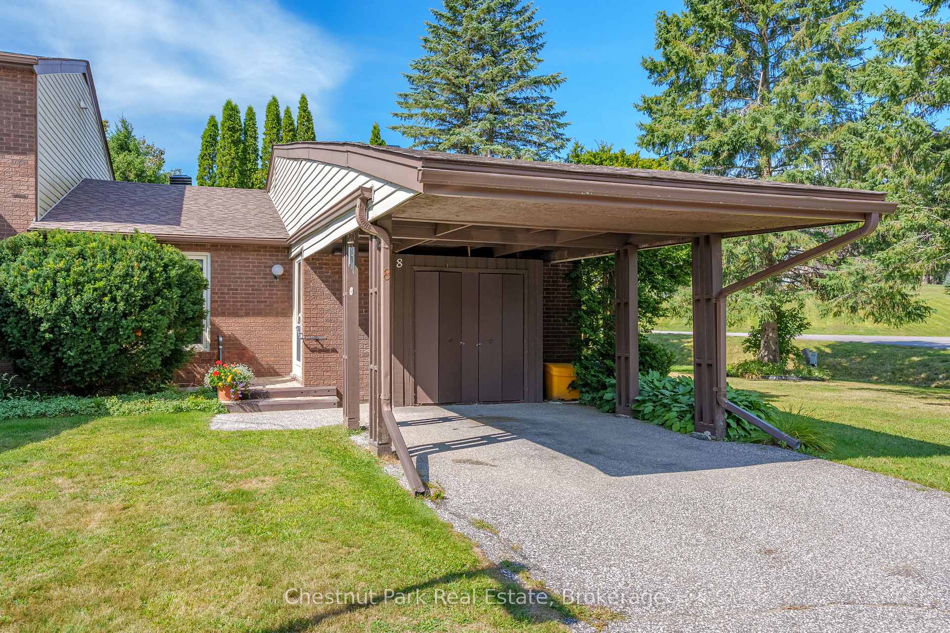 Photo 4 of Unit 8, 15 Golf Course Road, Bracebridge, Macaulay — HOMEH