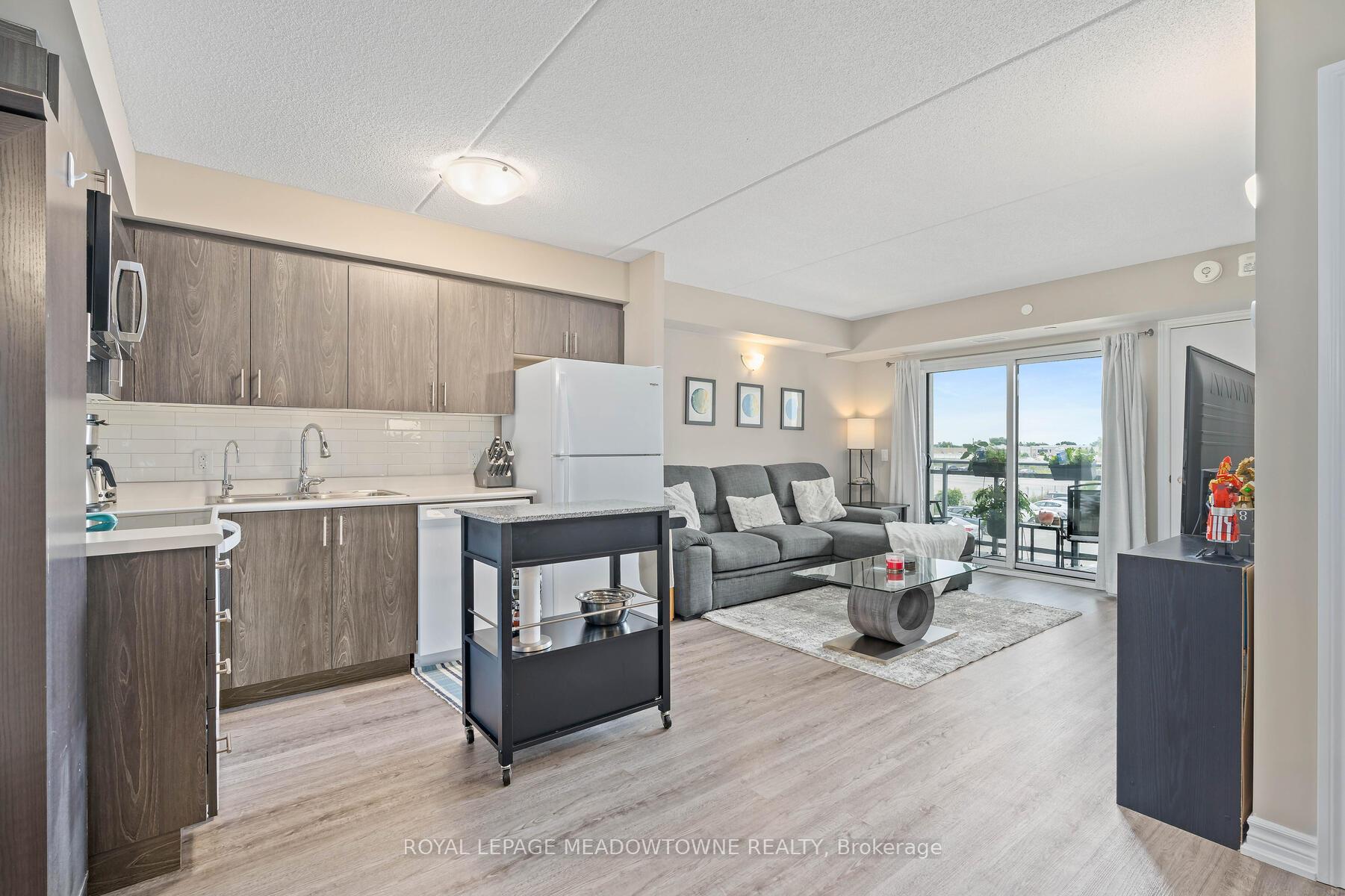 Photo 5 of Unit 207, 716 Main Street E, Milton, Timberlea — HOMEH