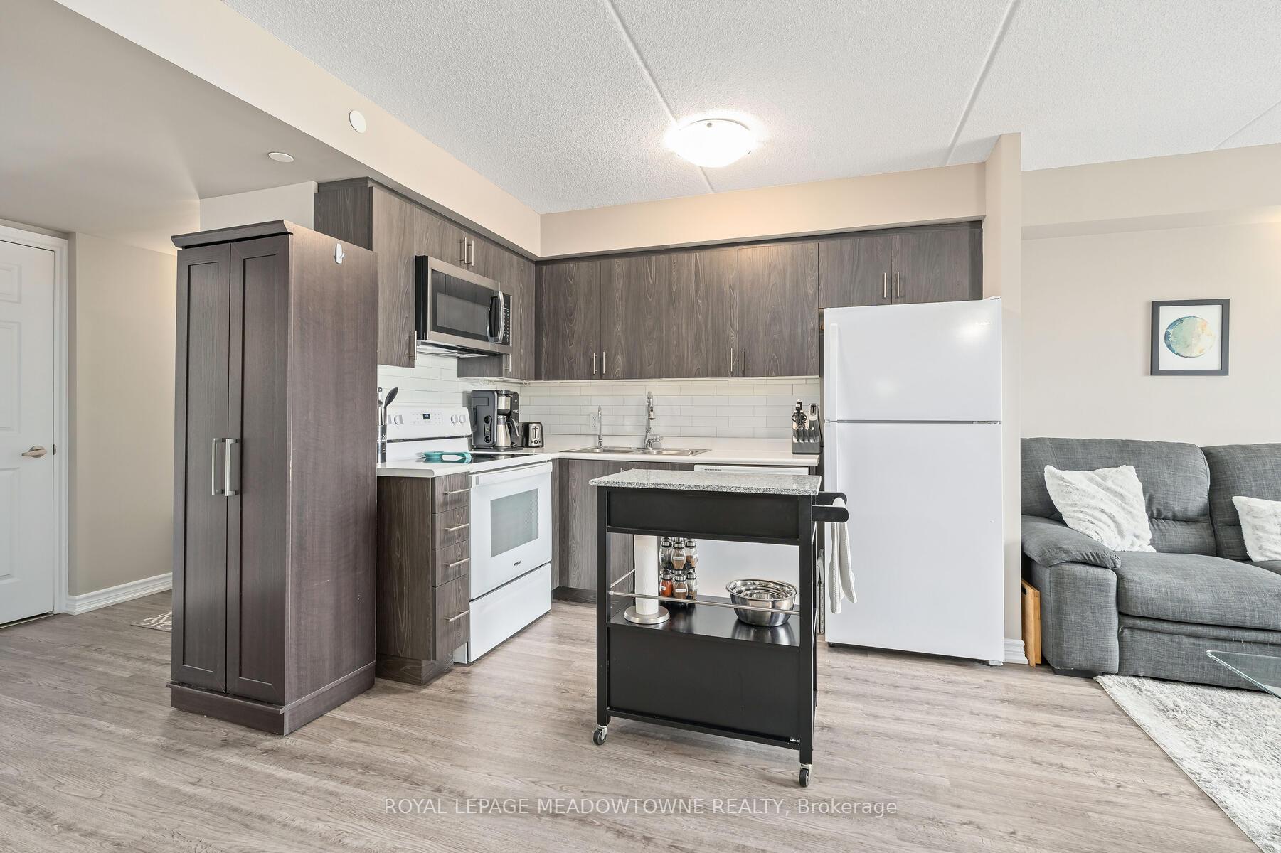 Photo 8 of Unit 207, 716 Main Street E, Milton, Timberlea — HOMEH