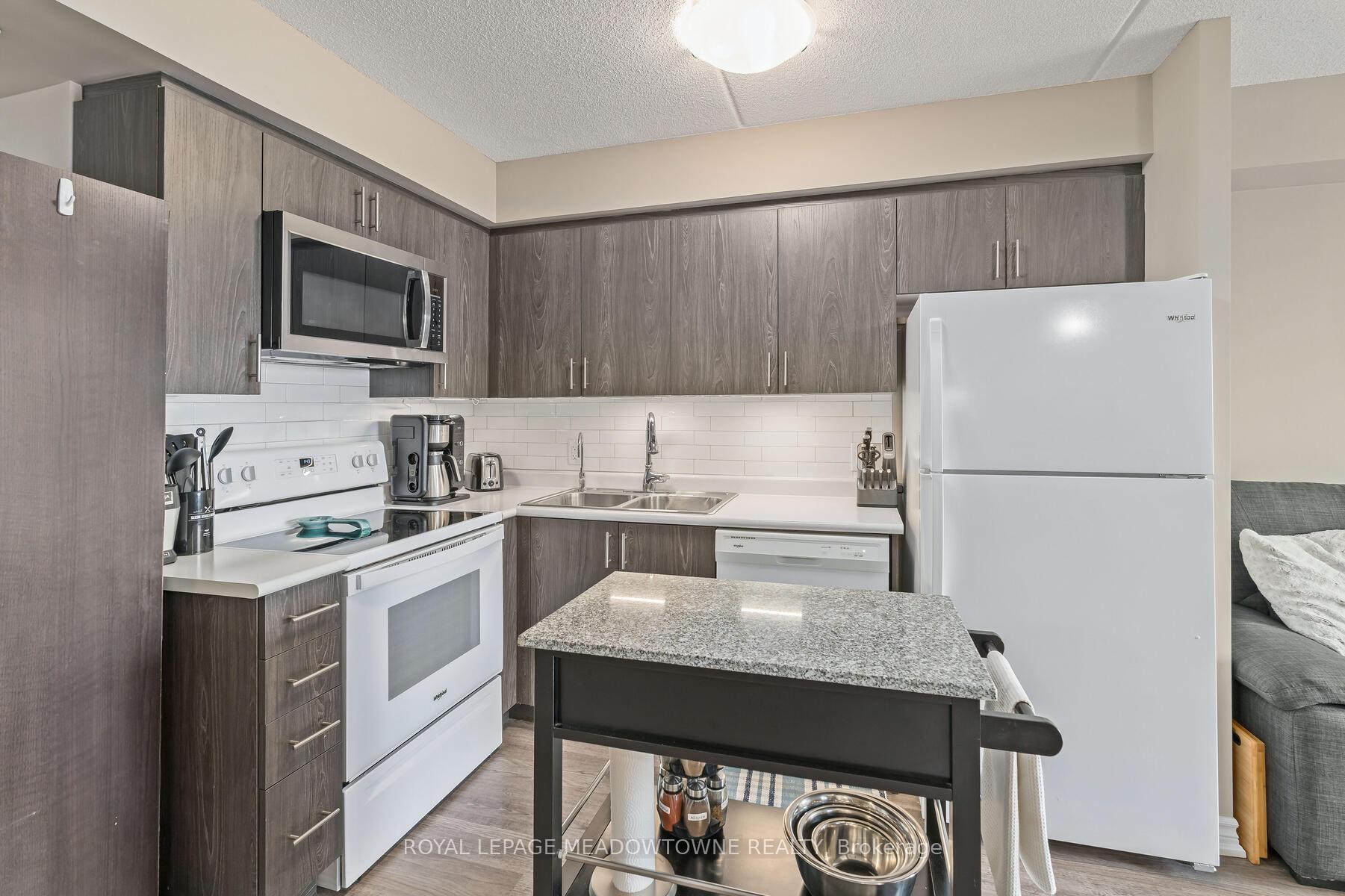 Photo 3 of Unit 207, 716 Main Street E, Milton, Timberlea — HOMEH
