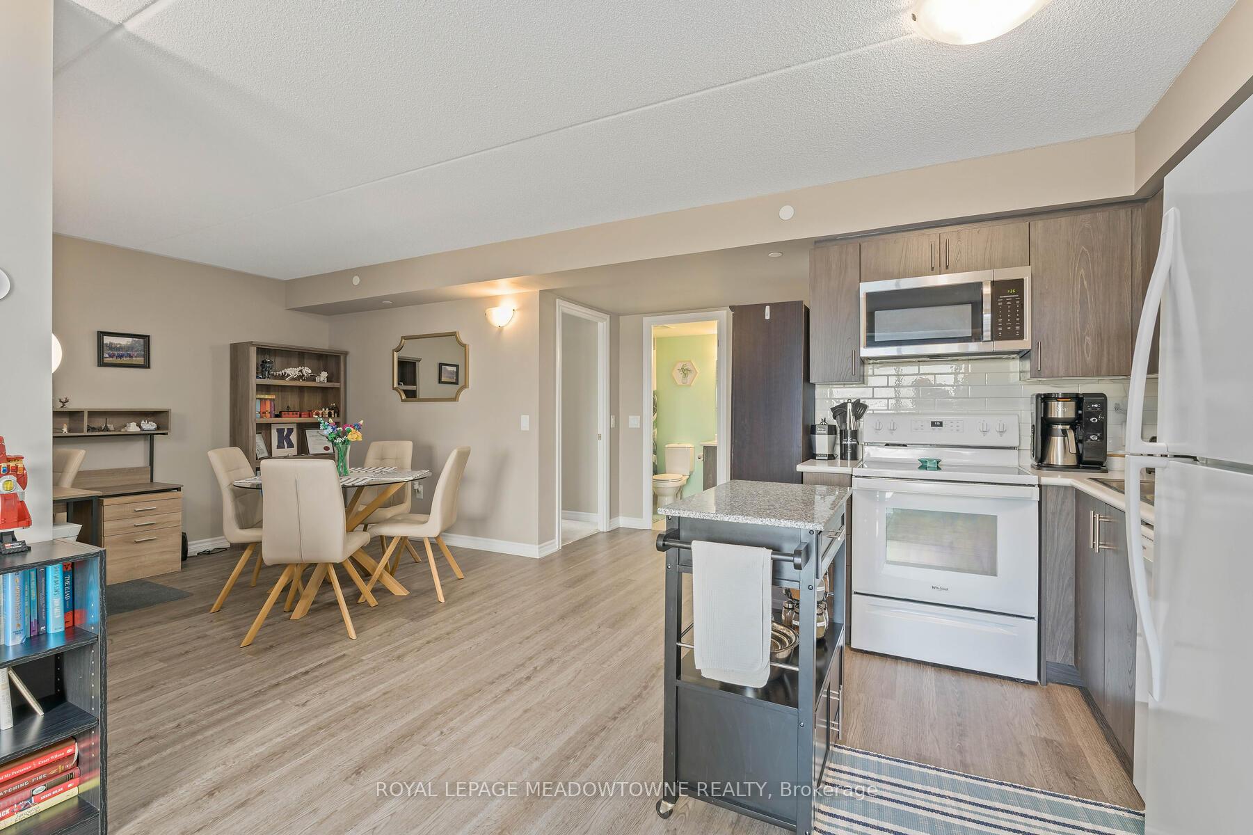 Photo 17 of Unit 207, 716 Main Street E, Milton, Timberlea — HOMEH