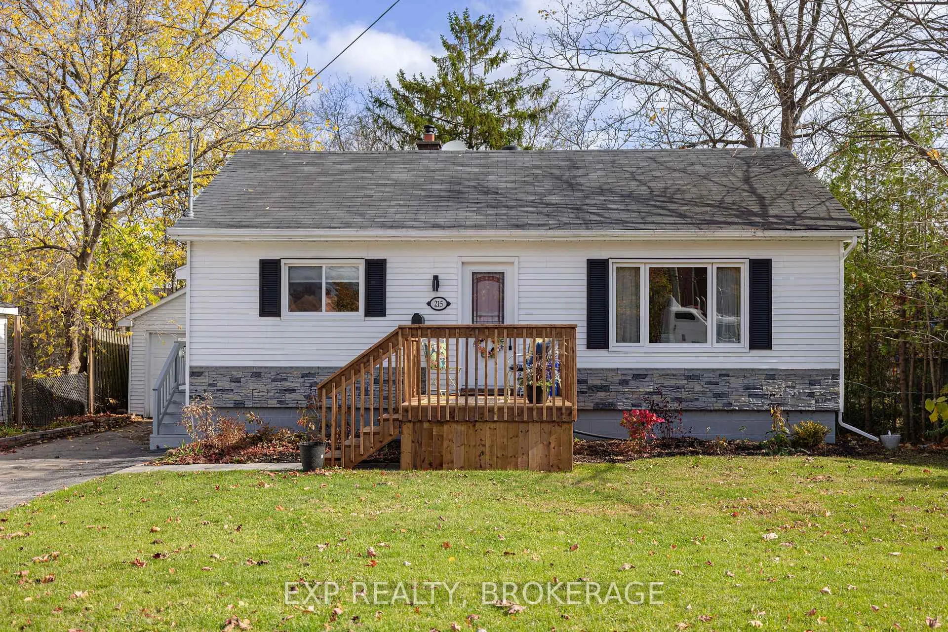 Photo 1 of 215 Victoria Avenue, Gananoque — HOMEH