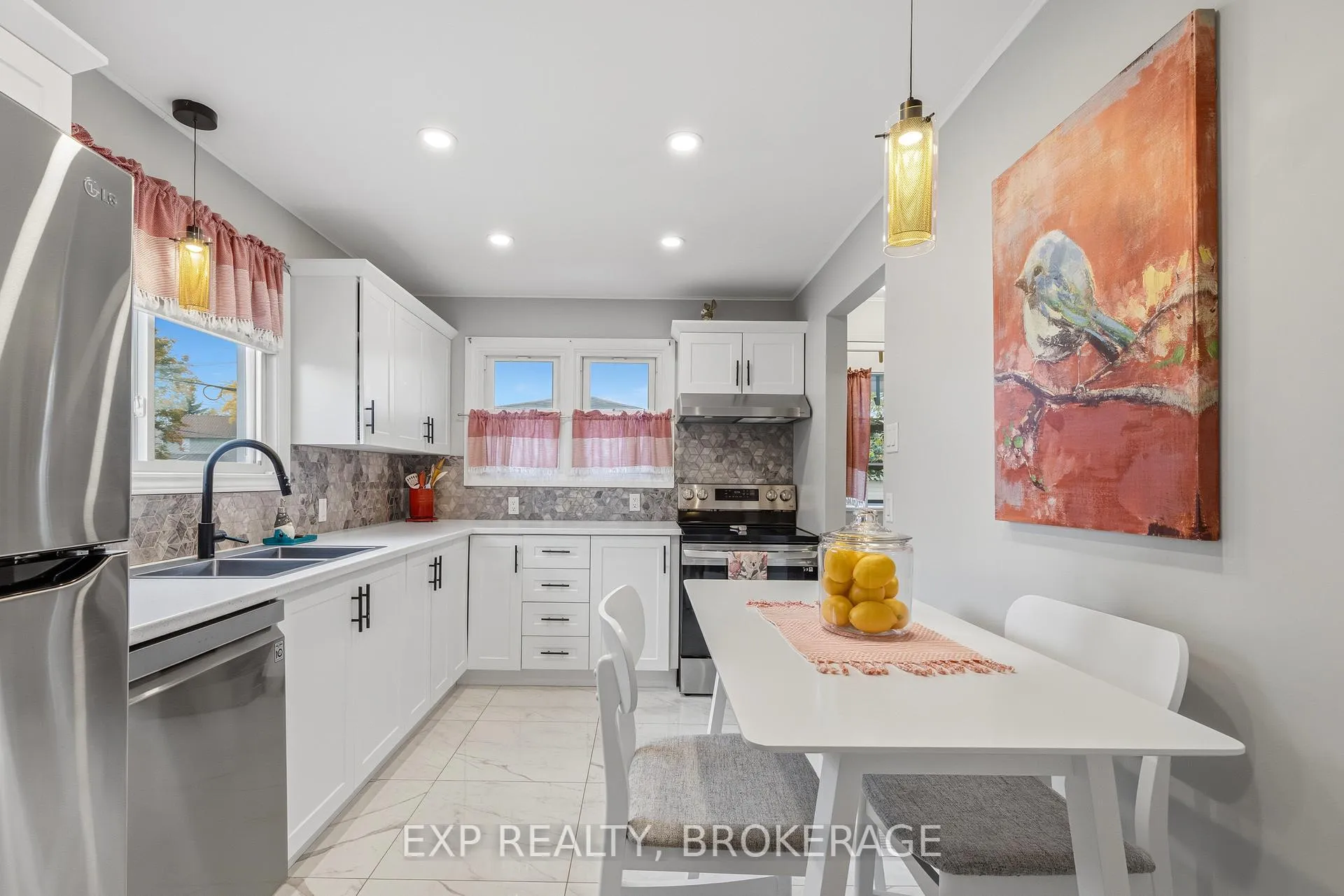 Photo 13 of 215 Victoria Avenue, Gananoque — HOMEH