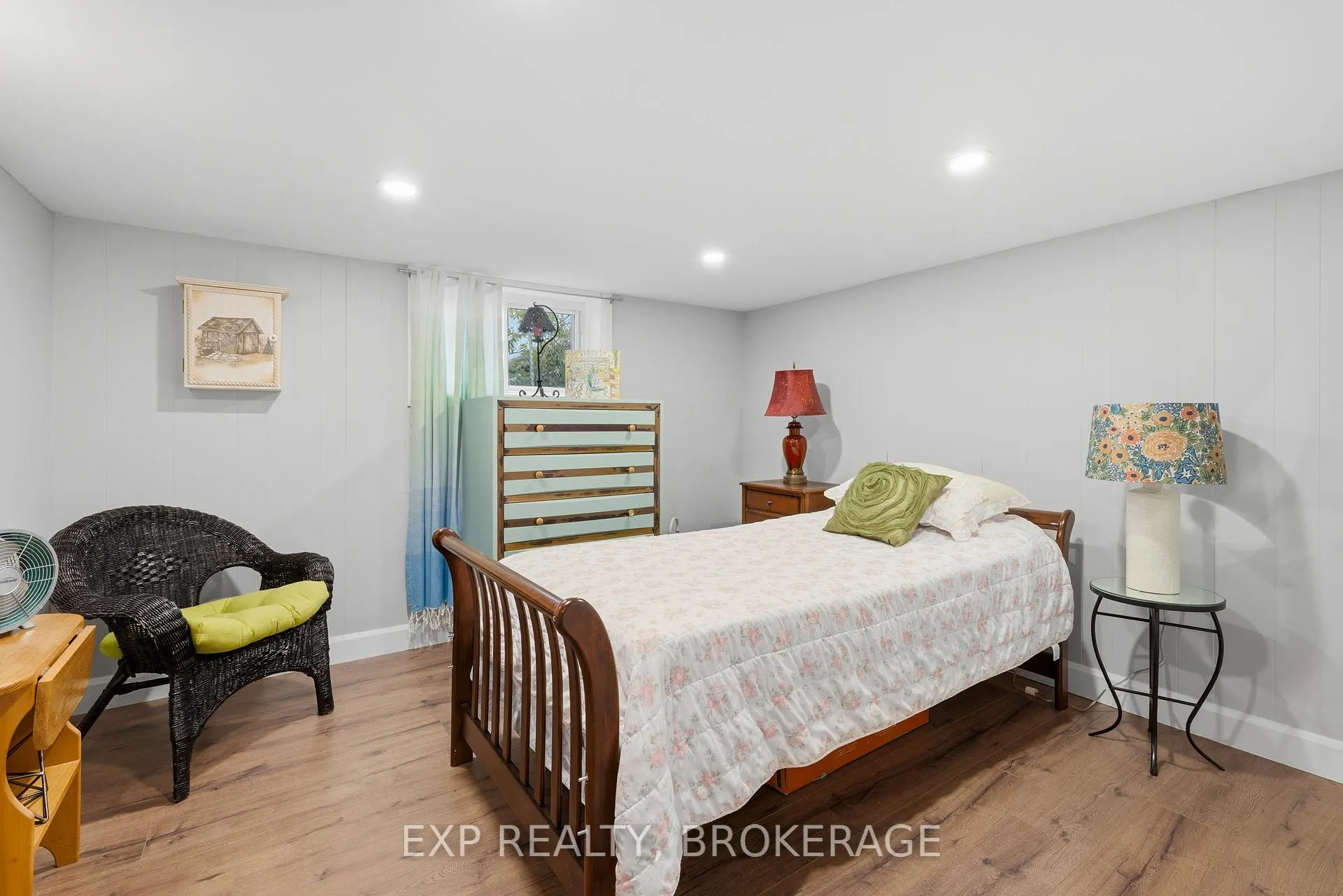 Photo 39 of 215 Victoria Avenue, Gananoque — HOMEH