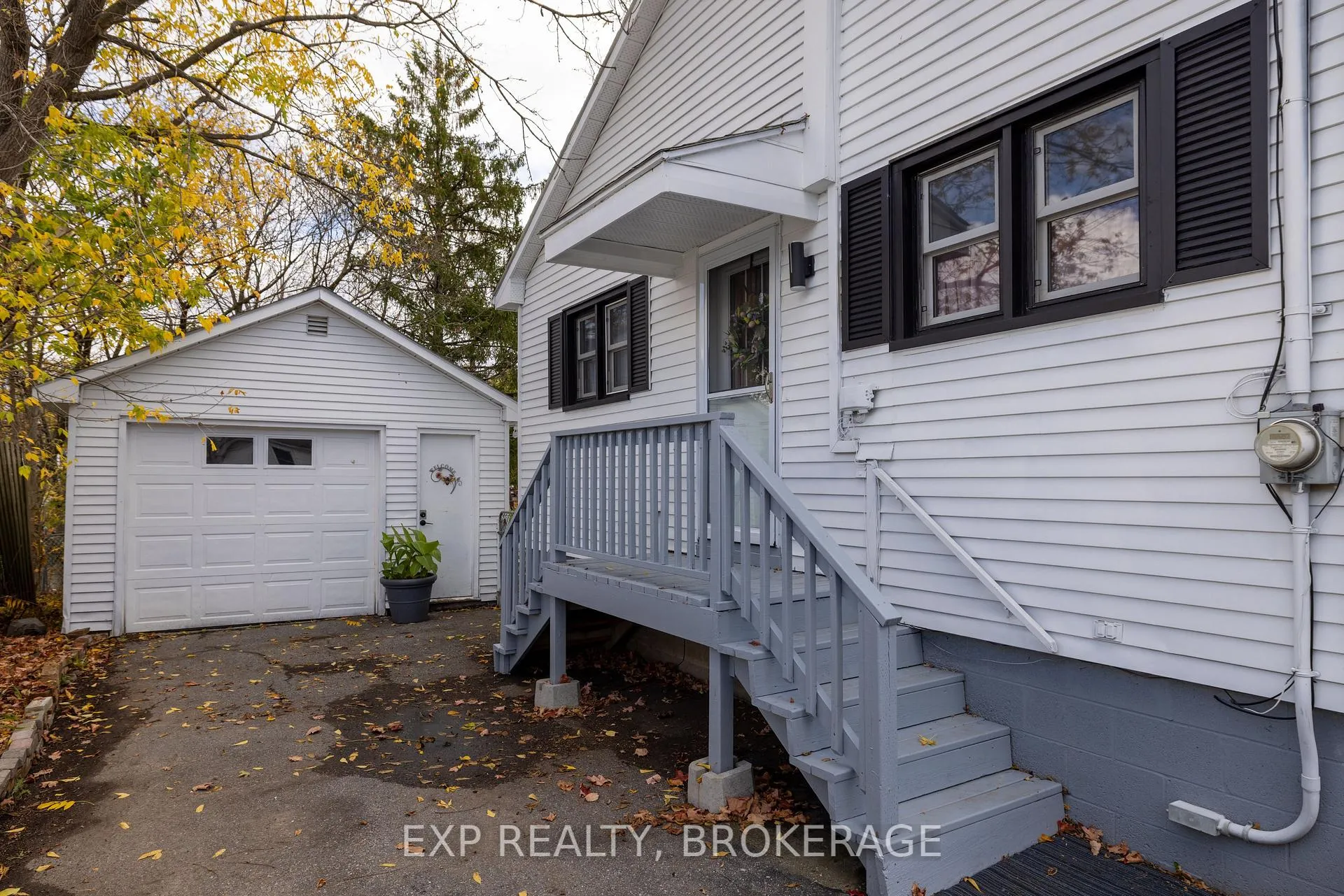 Photo 43 of 215 Victoria Avenue, Gananoque — HOMEH