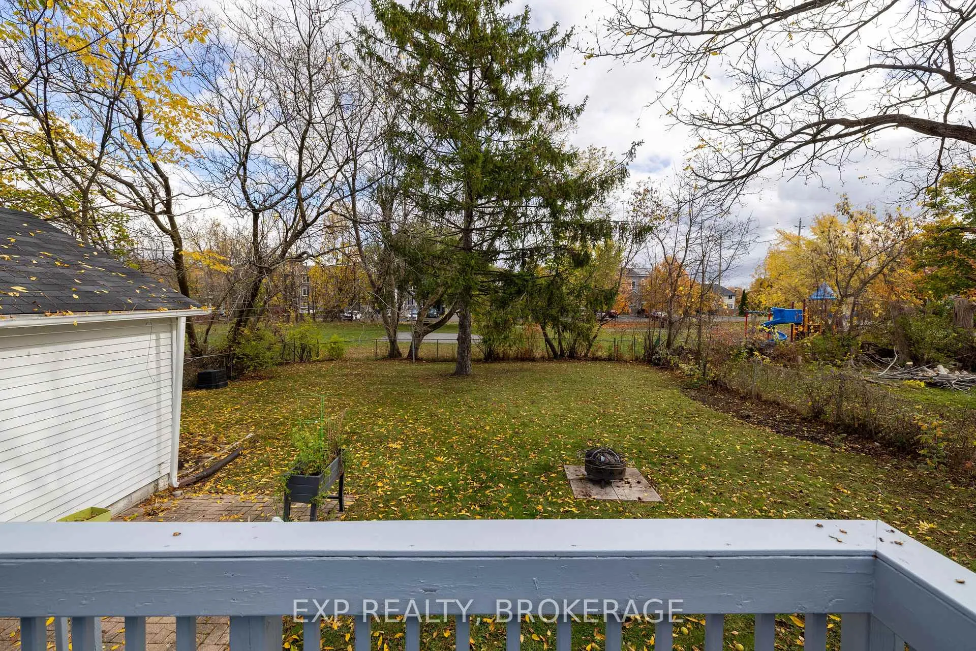 Photo 54 of 215 Victoria Avenue, Gananoque — HOMEH