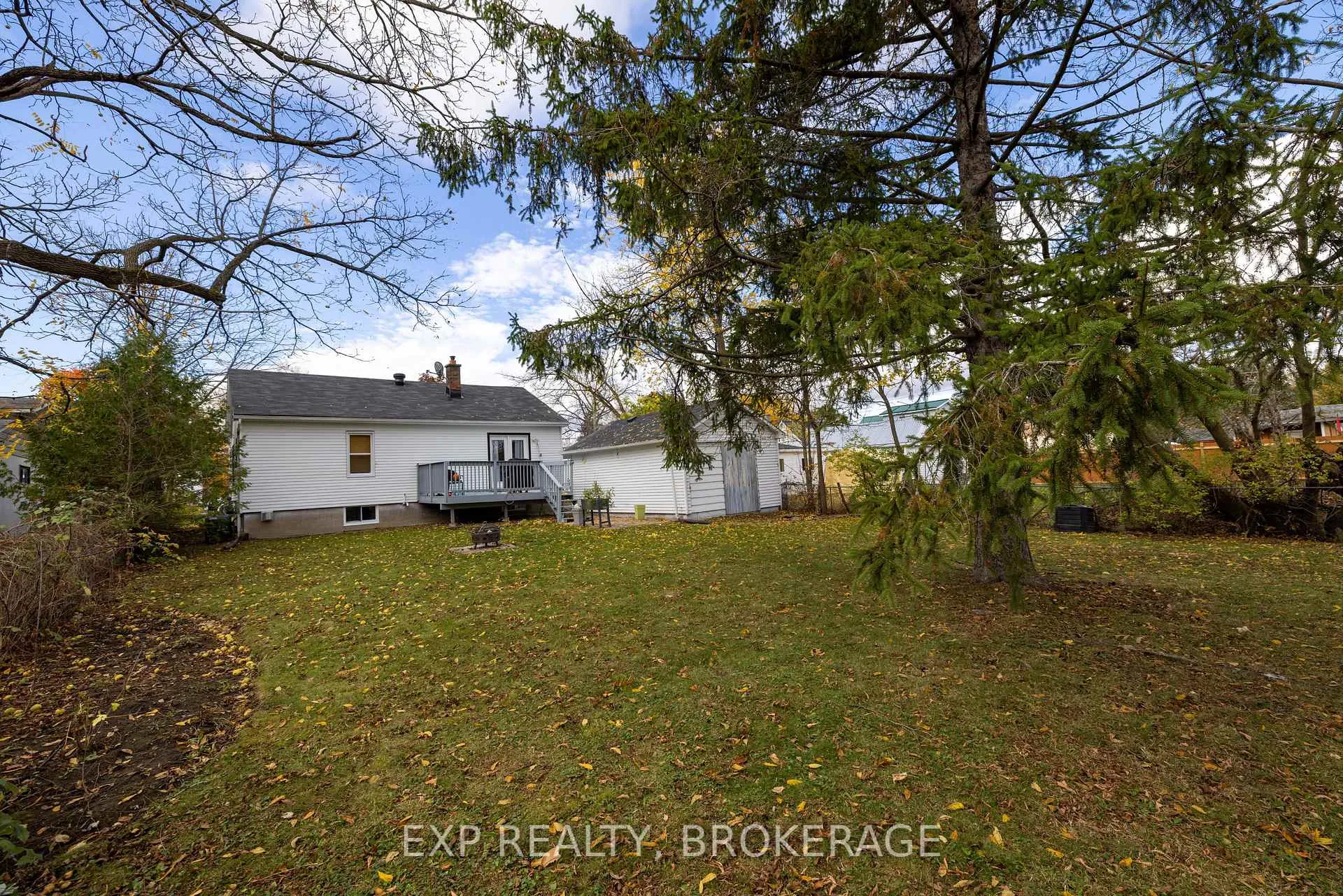 Photo 55 of 215 Victoria Avenue, Gananoque — HOMEH