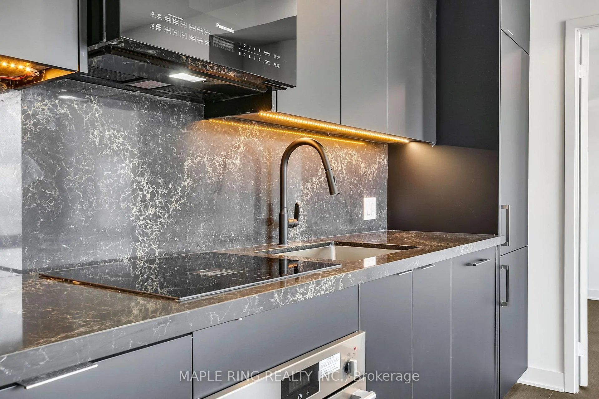 Photo 6 of Unit 5601, 2920 Highway 7 Road, Vaughan, Concord — HOMEH