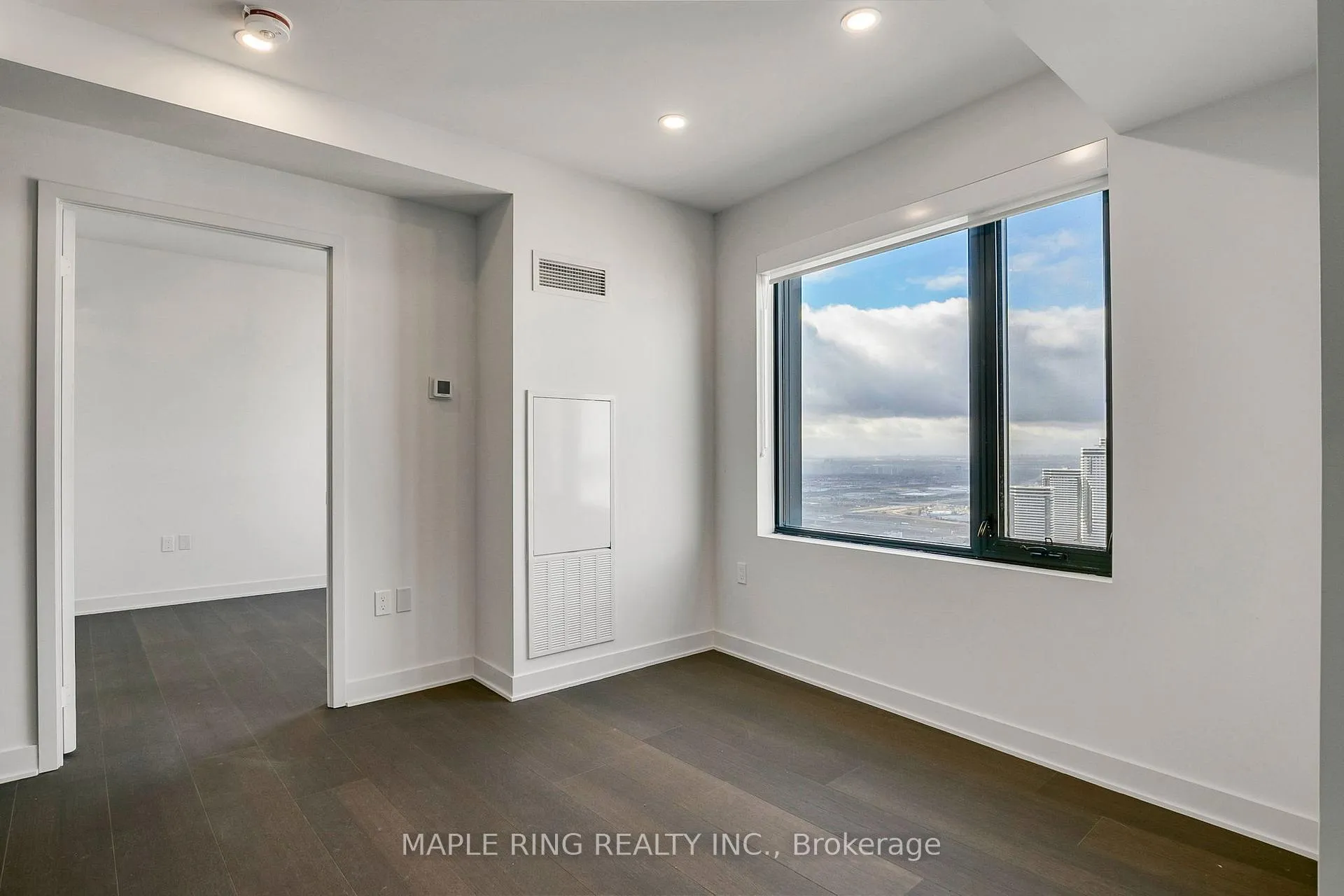 Photo 7 of Unit 5601, 2920 Highway 7 Road, Vaughan, Concord — HOMEH
