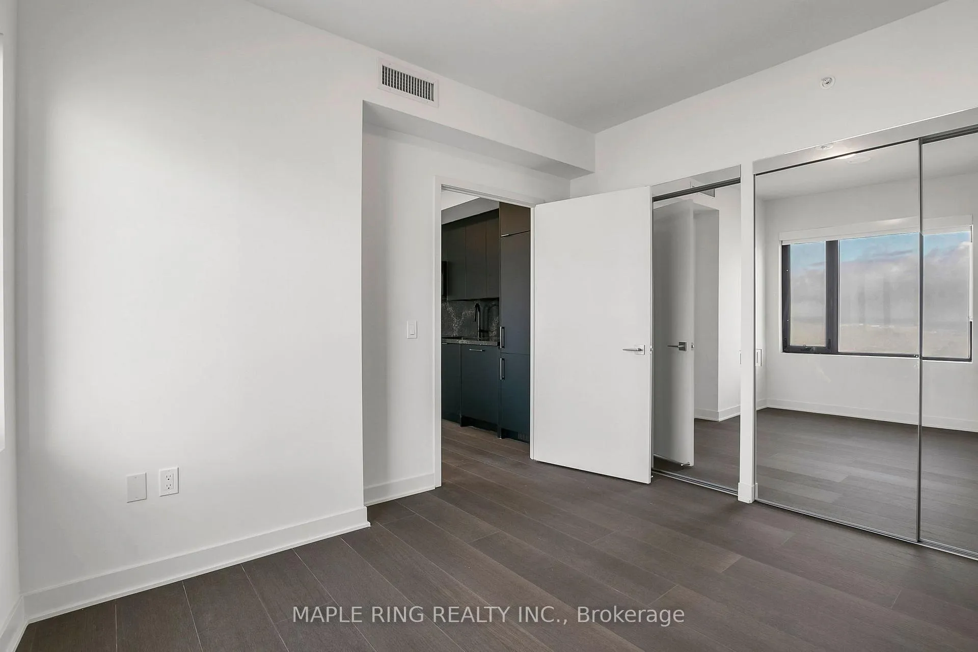 Photo 9 of Unit 5601, 2920 Highway 7 Road, Vaughan, Concord — HOMEH
