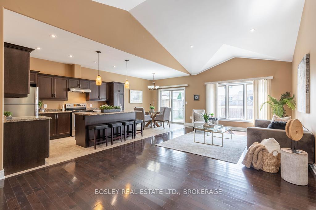 Photo 6 of Unit 8, 332 Pelham Road, St. Catharines, Rykert/Vansickle — HOMEH