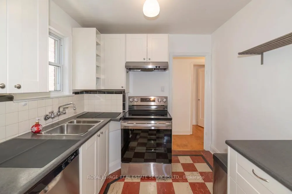 Photo 7 of 8 Macpherson Avenue, Toronto, Yonge-St. Clair — HOMEH