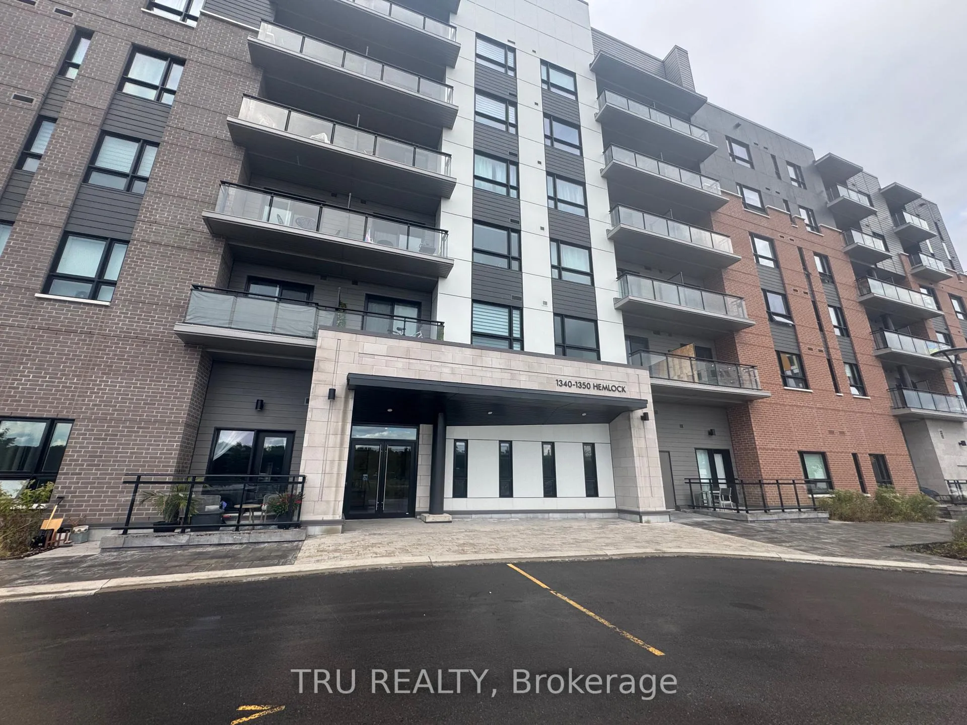 Front of Unit 417, 1350 Hemlock Road