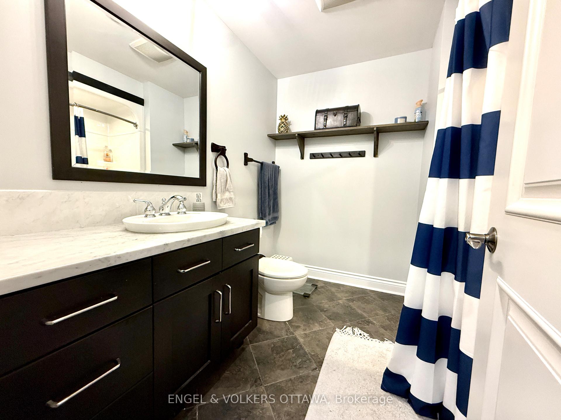 Photo 12 of Unit B, 1376 Louis Lane, Ottawa, Cyrville Rd./Industrial Park — HOMEH