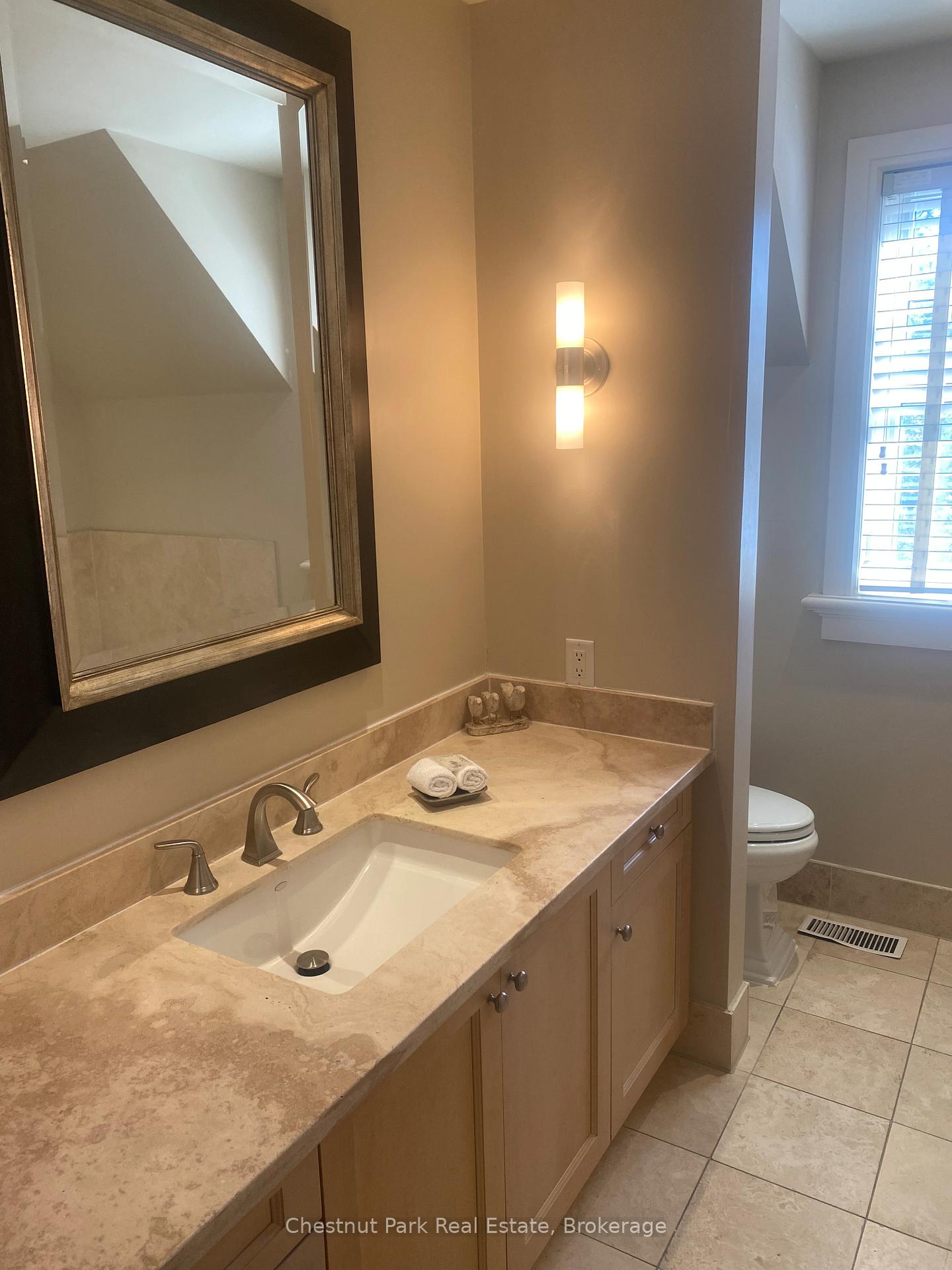 Photo 13 of Unit 14, 304 Emerald Hills Court, Seguin — HOMEH