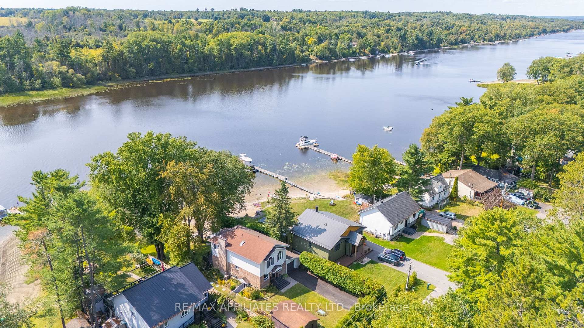 Front of 1278 Bayview Drive