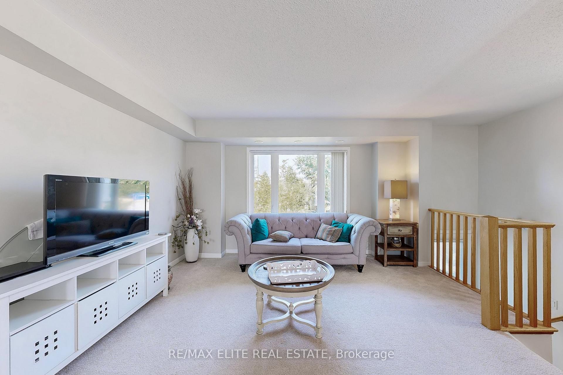 Photo 8 of 15931 Bayview Avenue, Aurora, Bayview Northeast — HOMEH