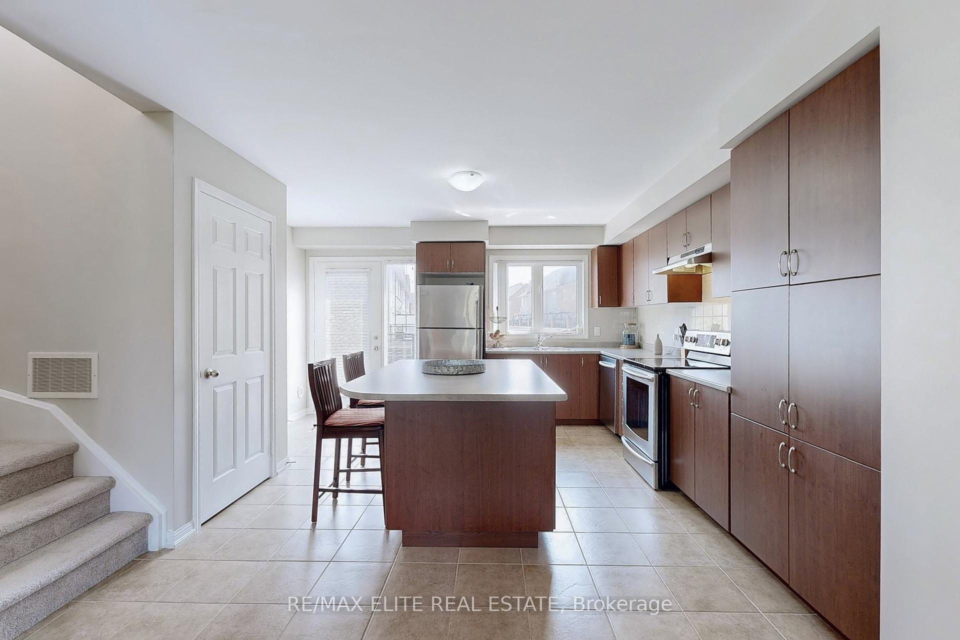 Photo 12 of 15931 Bayview Avenue, Aurora, Bayview Northeast — HOMEH