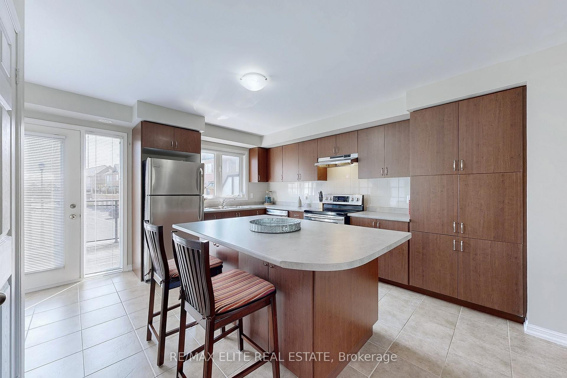 Photo 13 of 15931 Bayview Avenue, Aurora, Bayview Northeast — HOMEH