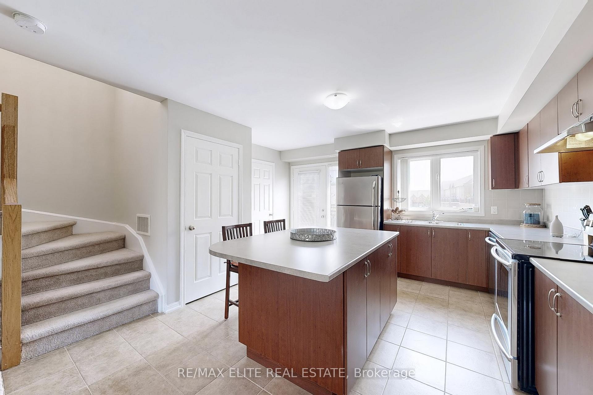 Photo 14 of 15931 Bayview Avenue, Aurora, Bayview Northeast — HOMEH