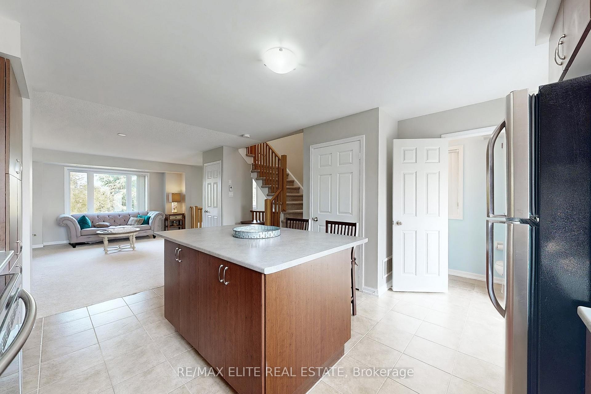 Photo 15 of 15931 Bayview Avenue, Aurora, Bayview Northeast — HOMEH