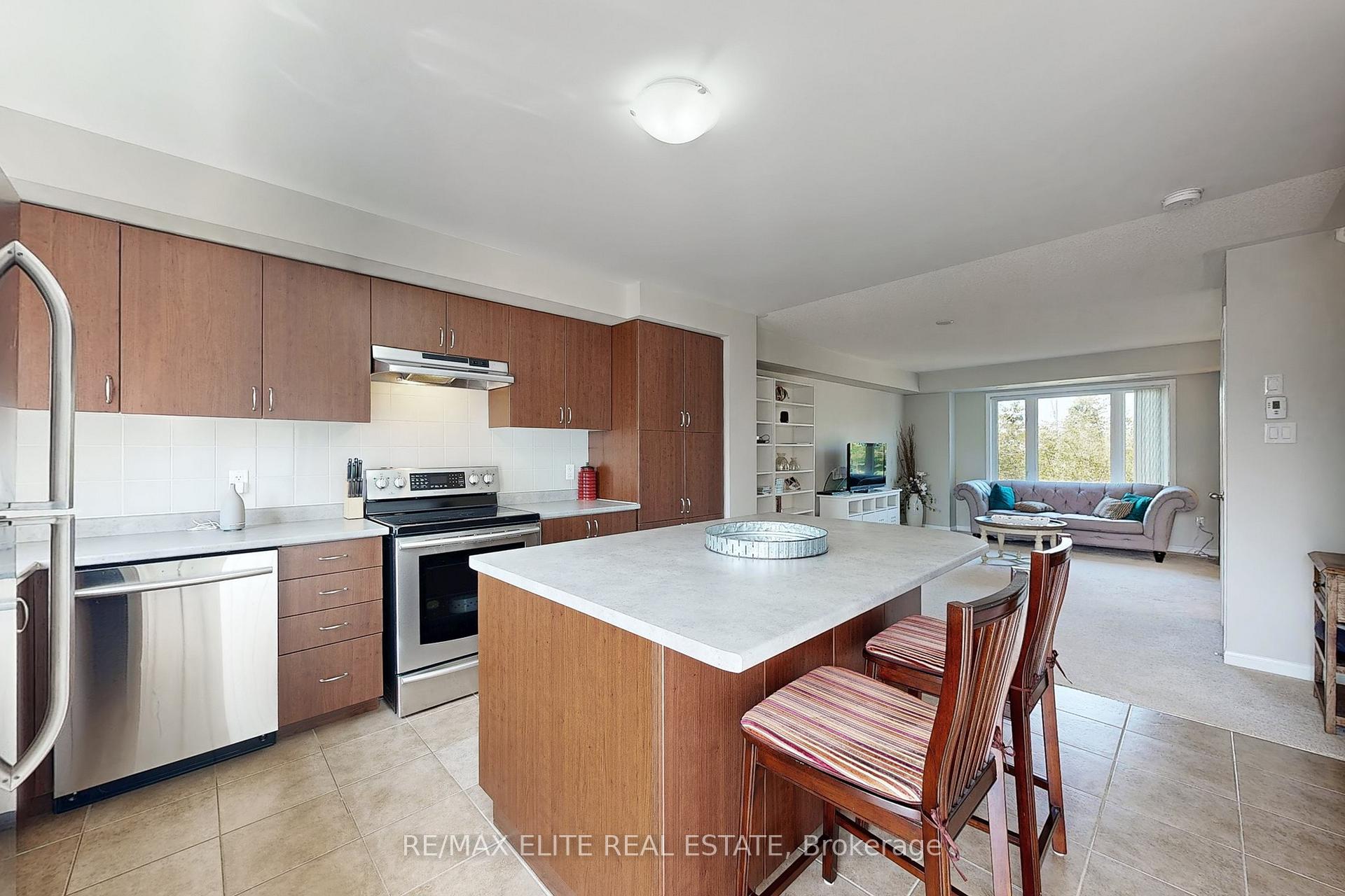 Photo 16 of 15931 Bayview Avenue, Aurora, Bayview Northeast — HOMEH