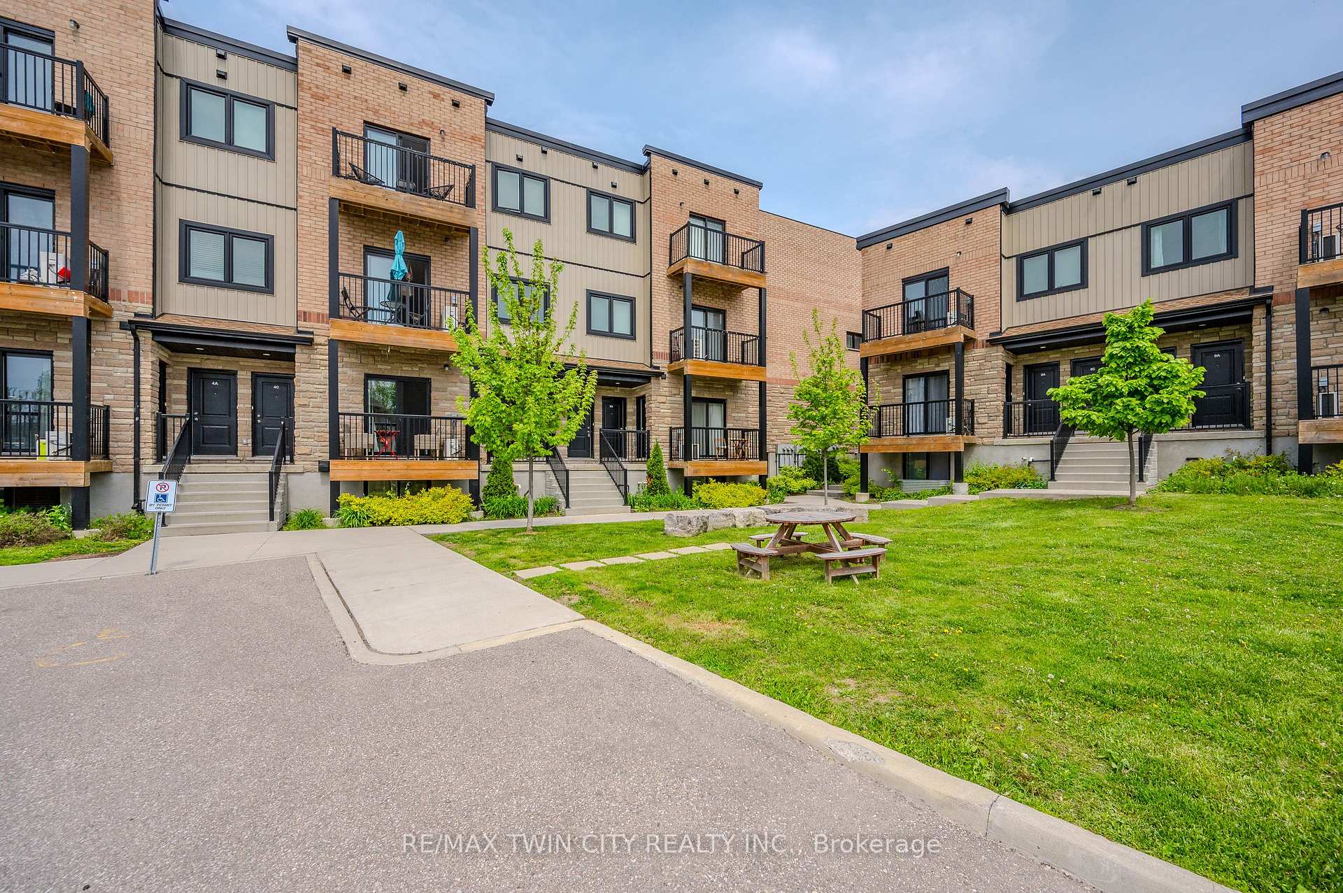 Photo 2 of Unit 5, 164 Heiman Street, Kitchener — HOMEH