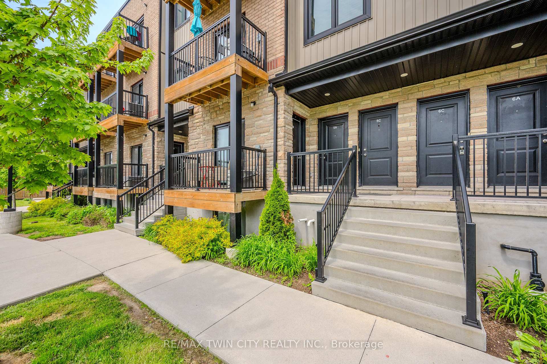 Photo 4 of Unit 5, 164 Heiman Street, Kitchener — HOMEH