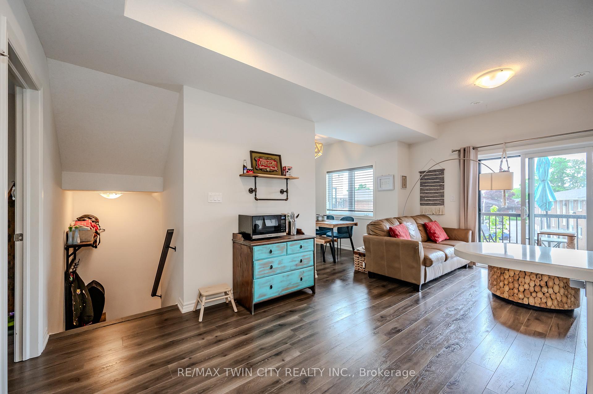 Photo 9 of Unit 5, 164 Heiman Street, Kitchener — HOMEH