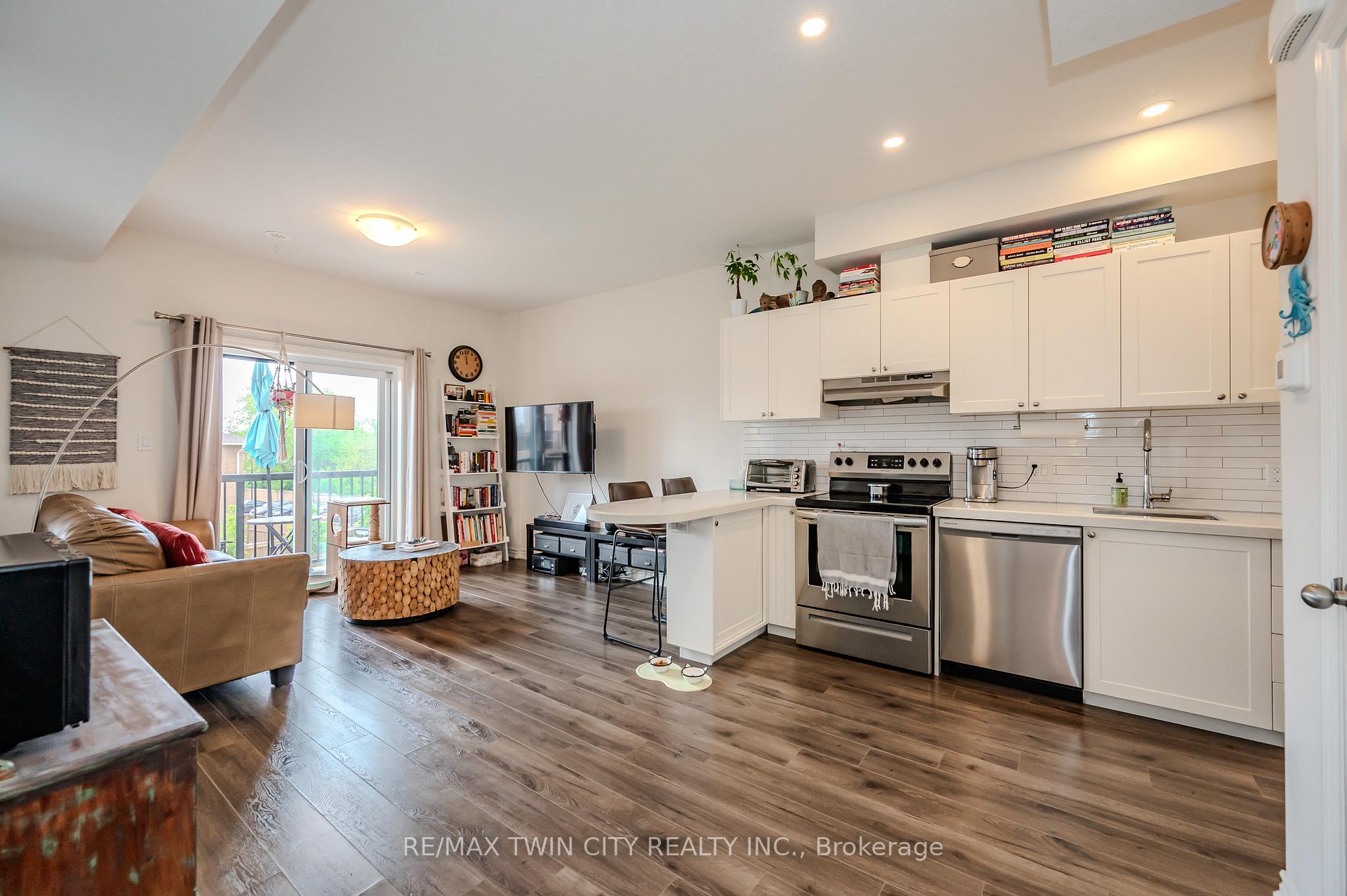 Photo 10 of Unit 5, 164 Heiman Street, Kitchener — HOMEH