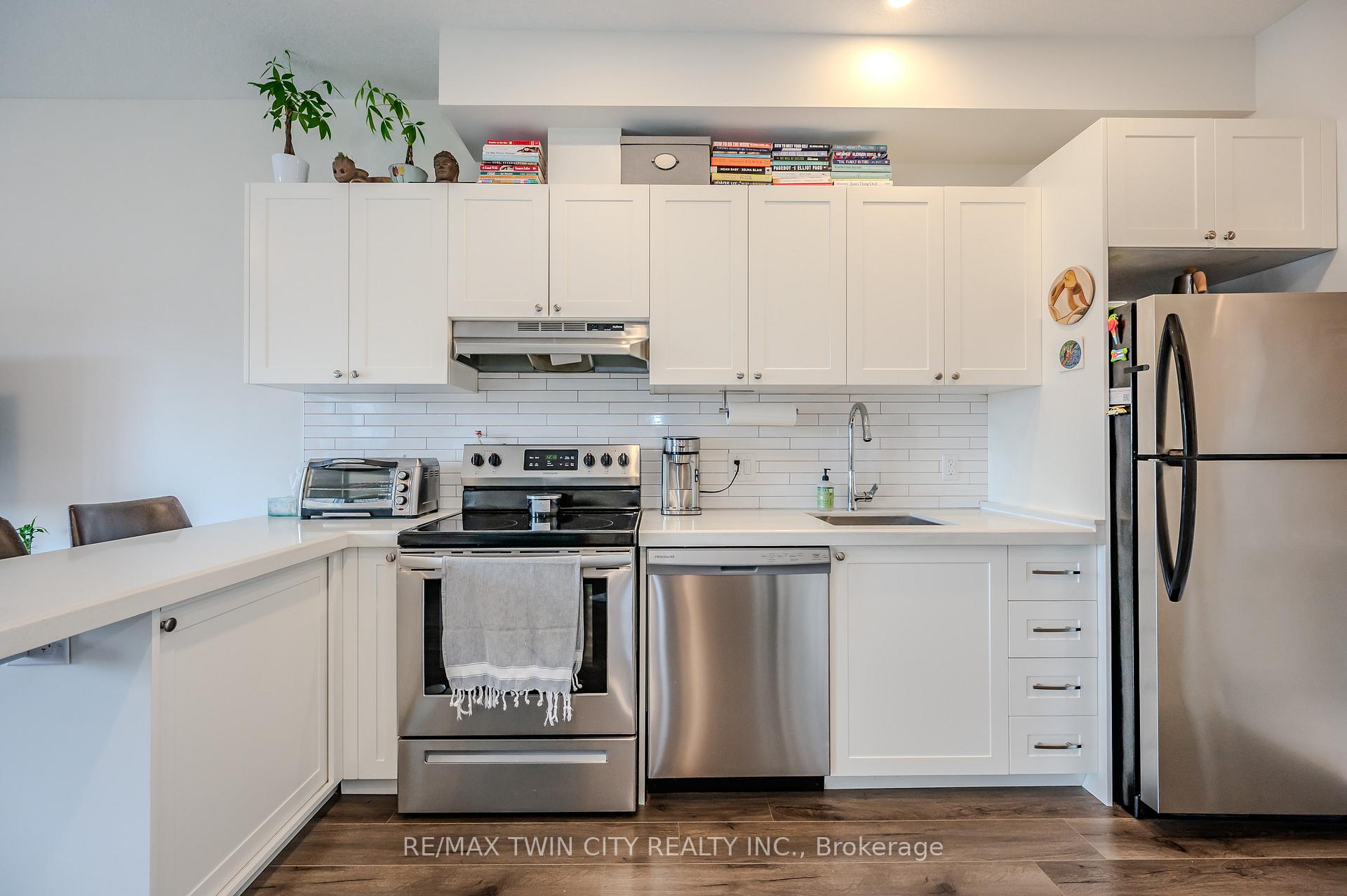 Photo 11 of Unit 5, 164 Heiman Street, Kitchener — HOMEH