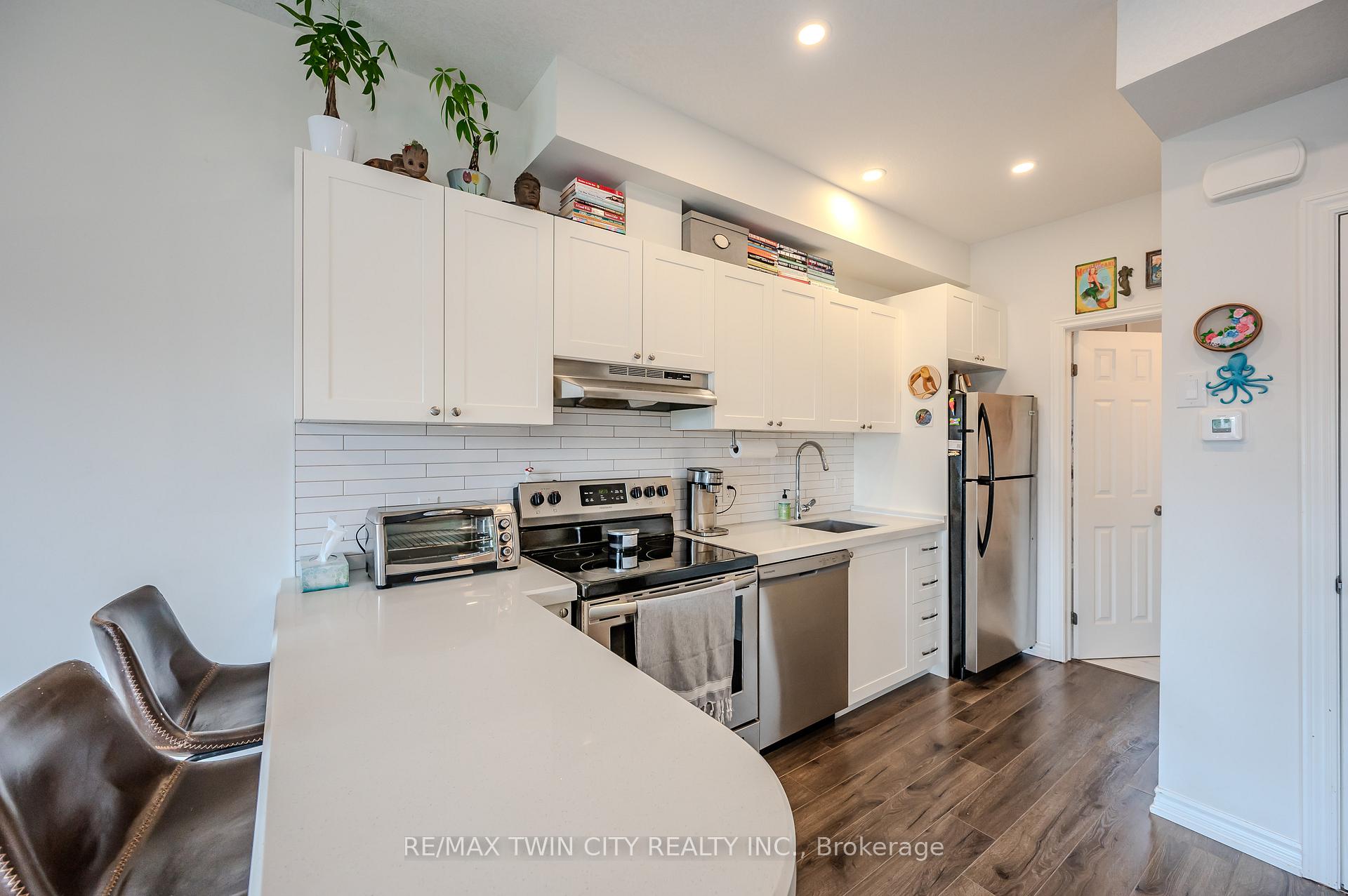 Photo 13 of Unit 5, 164 Heiman Street, Kitchener — HOMEH