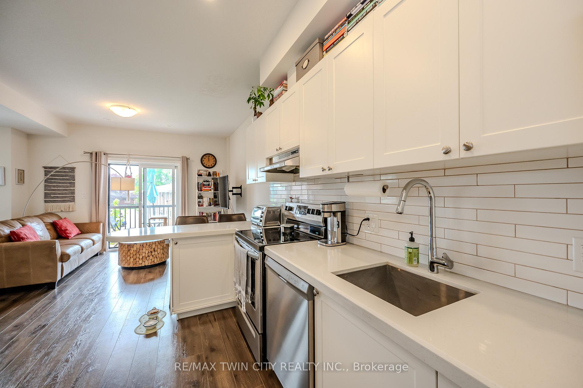 Photo 15 of Unit 5, 164 Heiman Street, Kitchener — HOMEH