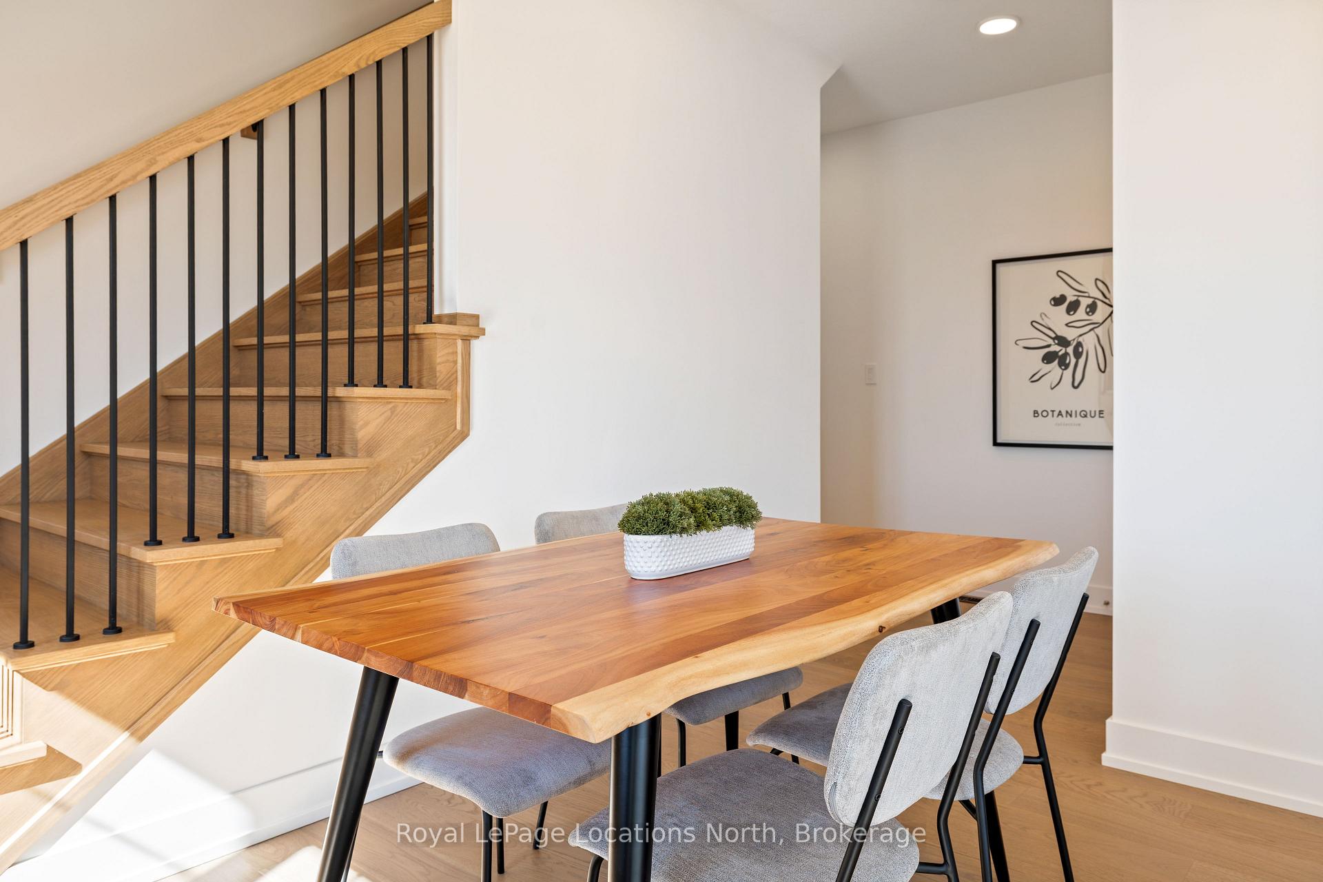 Photo 9 of 42 Swain Crescent, Collingwood — HOMEH