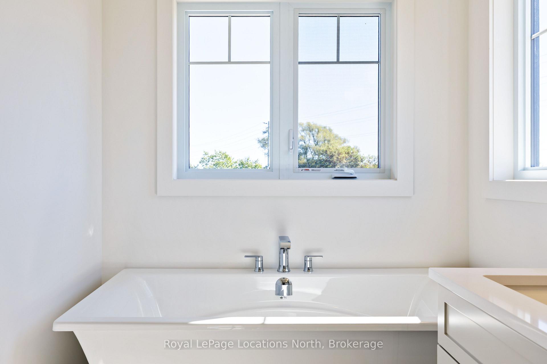 Photo 32 of 42 Swain Crescent, Collingwood — HOMEH
