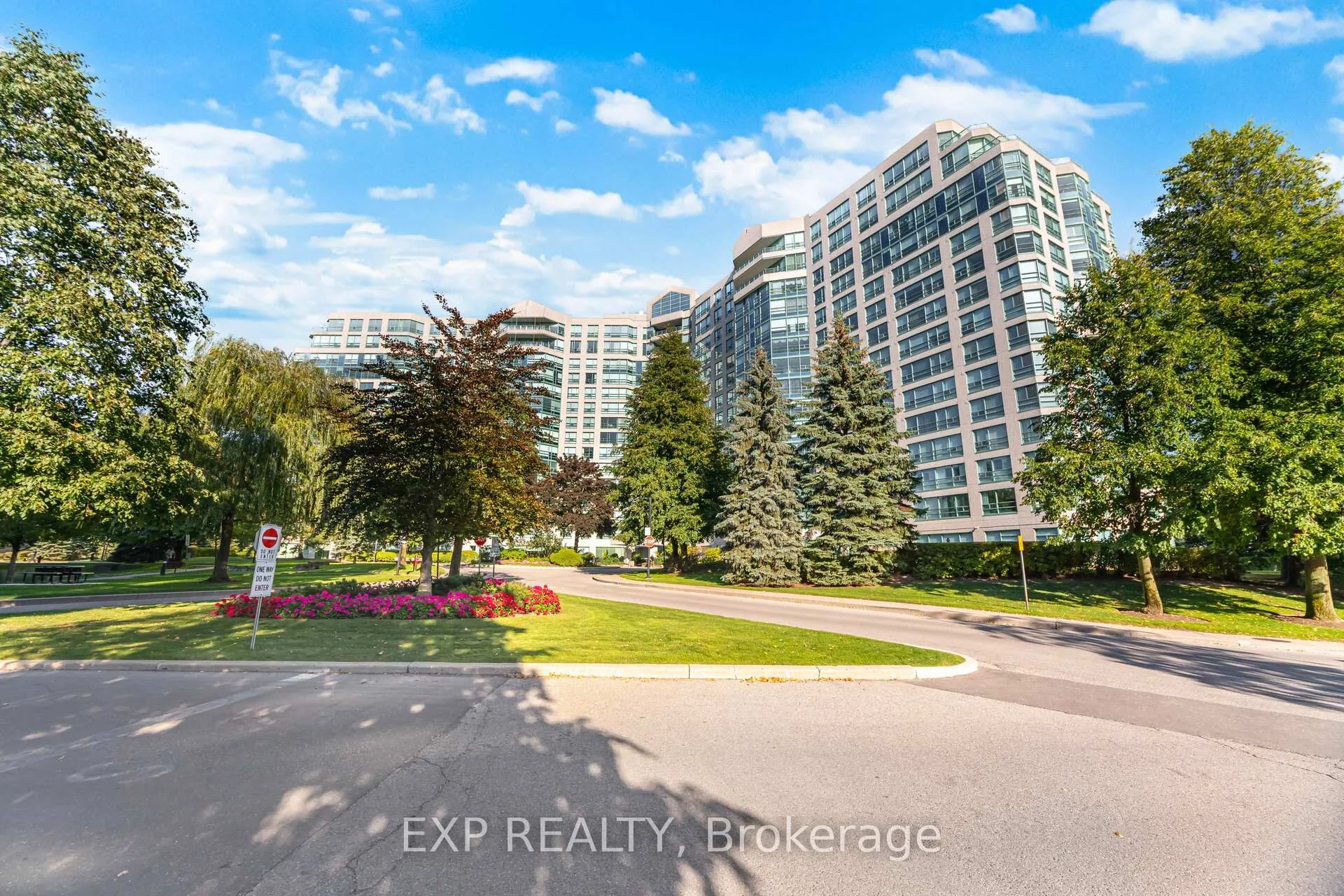 Photo 1 of Unit 613, 7825 Bayview Avenue, Markham, Aileen-Willowbrook — HOMEH
