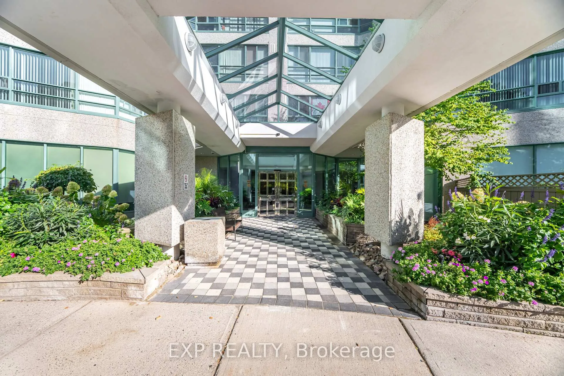 Photo 3 of Unit 613, 7825 Bayview Avenue, Markham, Aileen-Willowbrook — HOMEH