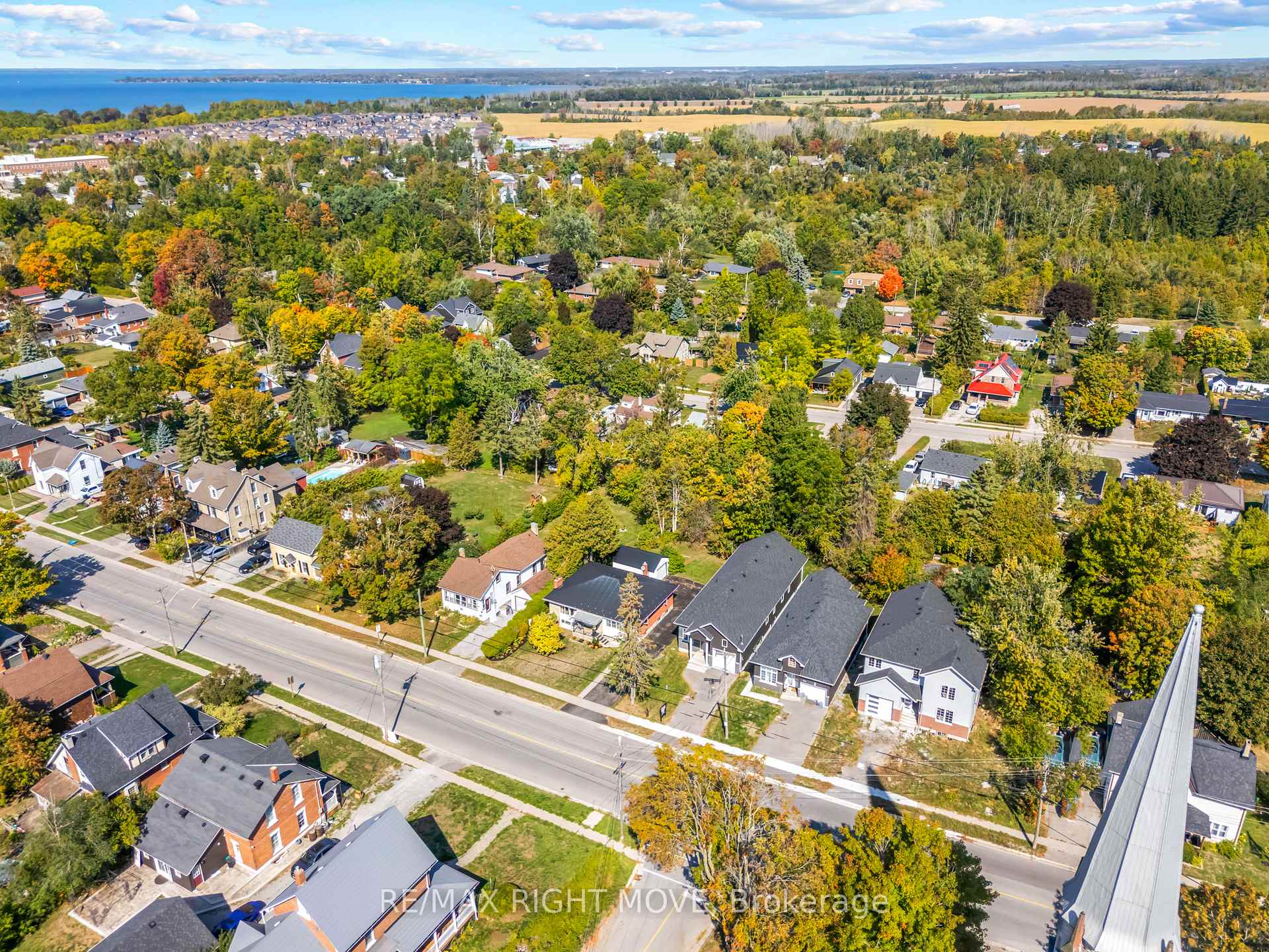 Photo 2 of 504 Simcoe Street, Brock, Beaverton — HOMEH