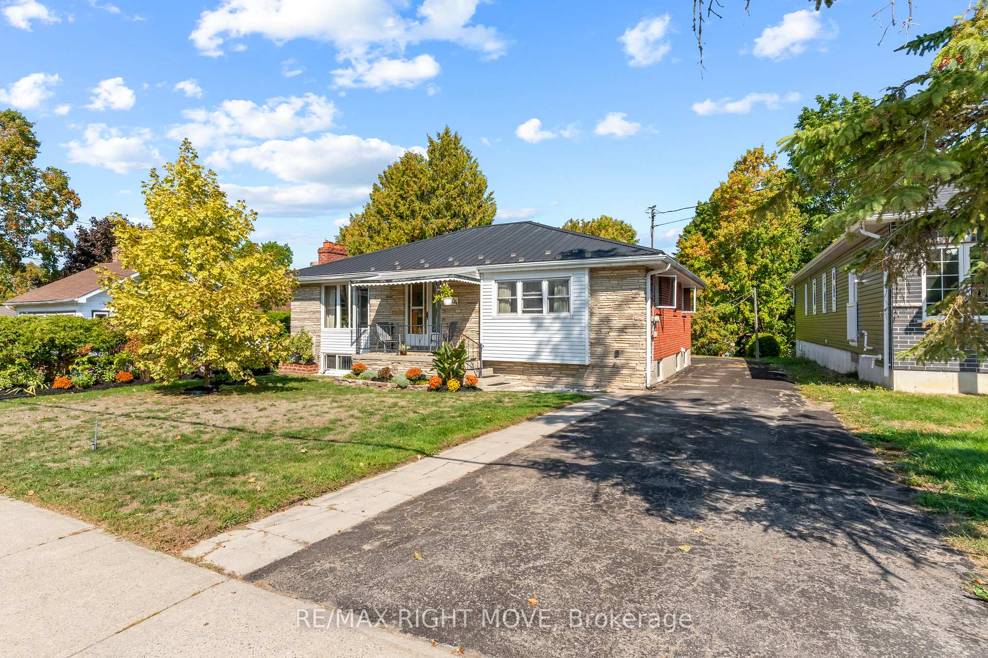 Photo 6 of 504 Simcoe Street, Brock, Beaverton — HOMEH