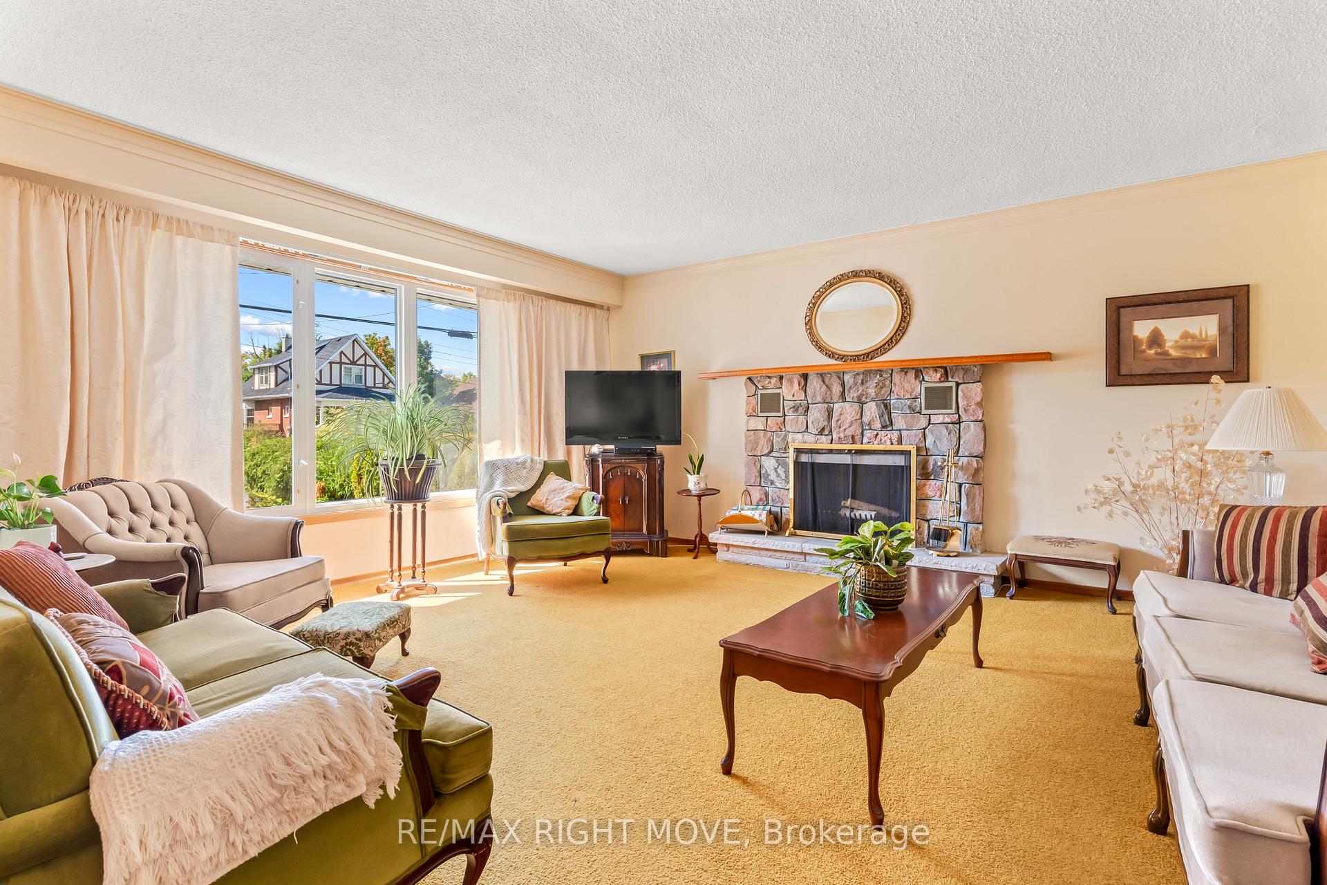 Photo 14 of 504 Simcoe Street, Brock, Beaverton — HOMEH