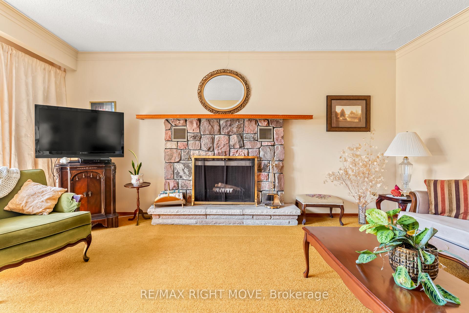 Photo 15 of 504 Simcoe Street, Brock, Beaverton — HOMEH