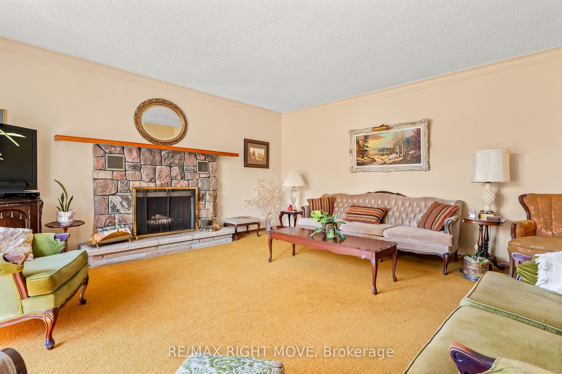 Photo 16 of 504 Simcoe Street, Brock, Beaverton — HOMEH