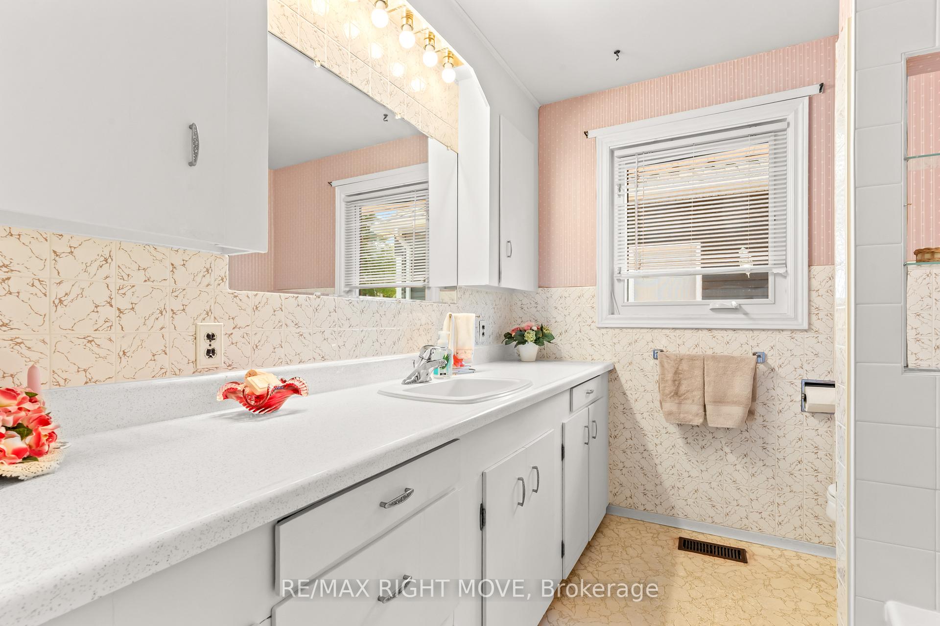 Photo 20 of 504 Simcoe Street, Brock, Beaverton — HOMEH