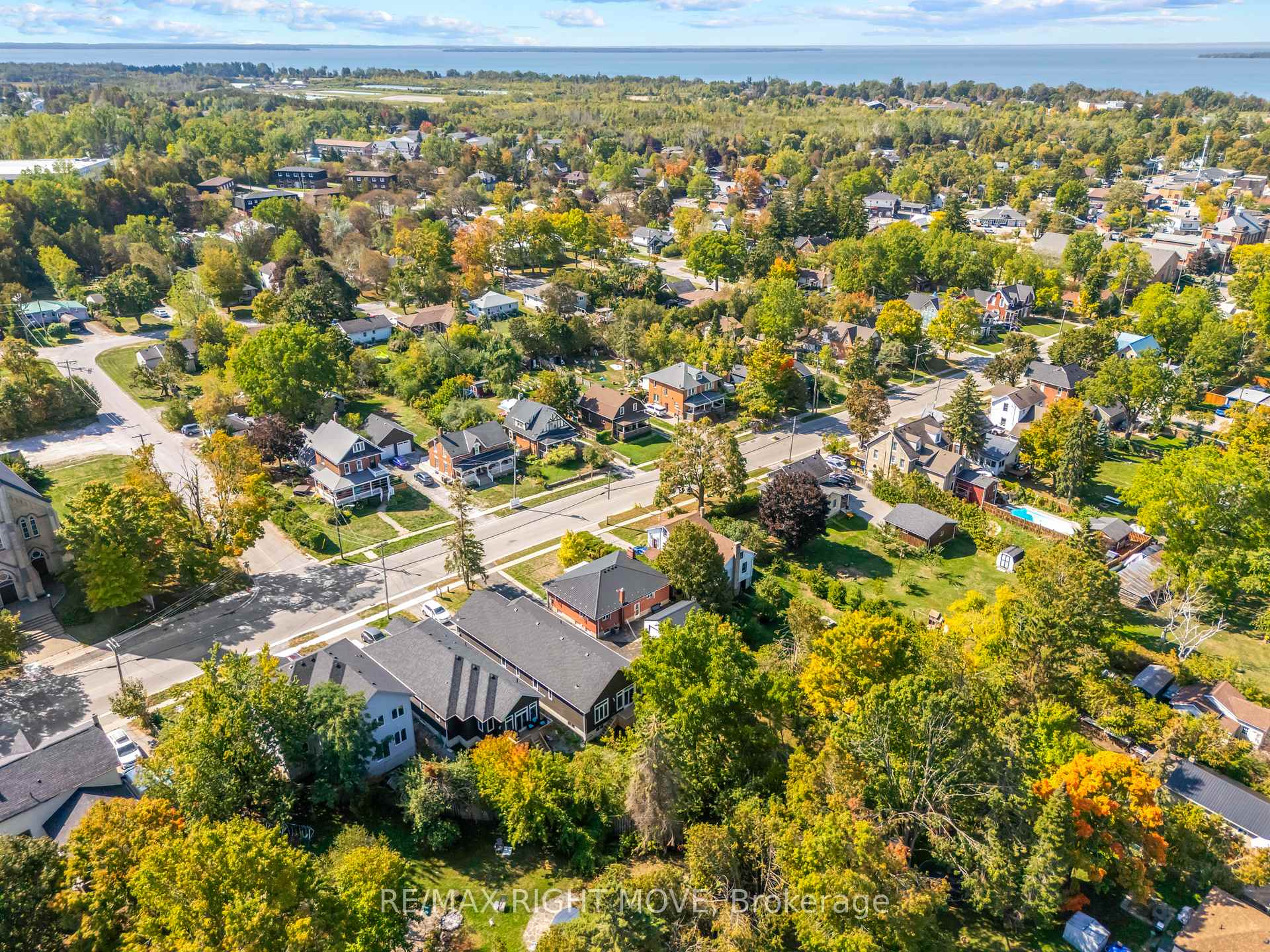 Photo 35 of 504 Simcoe Street, Brock, Beaverton — HOMEH