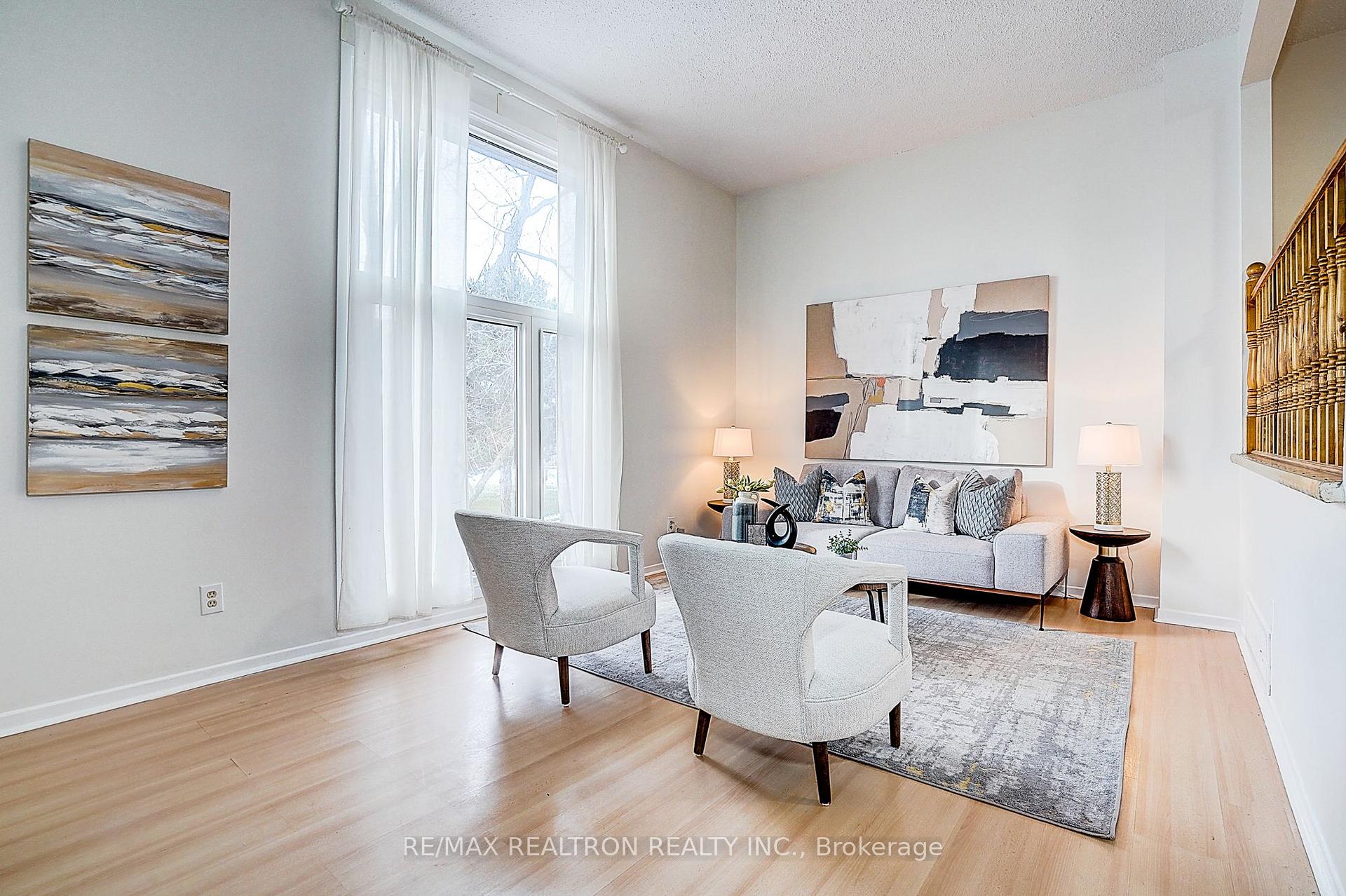 Photo 5 of 4 Thatchers Mill Way, Markham, Bullock — HOMEH