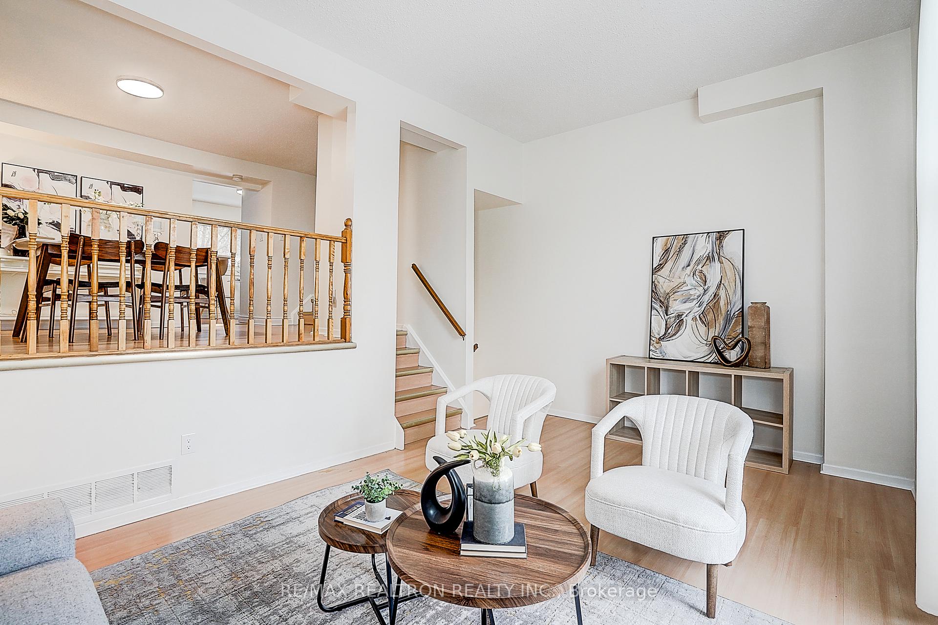 Photo 8 of 4 Thatchers Mill Way, Markham, Bullock — HOMEH